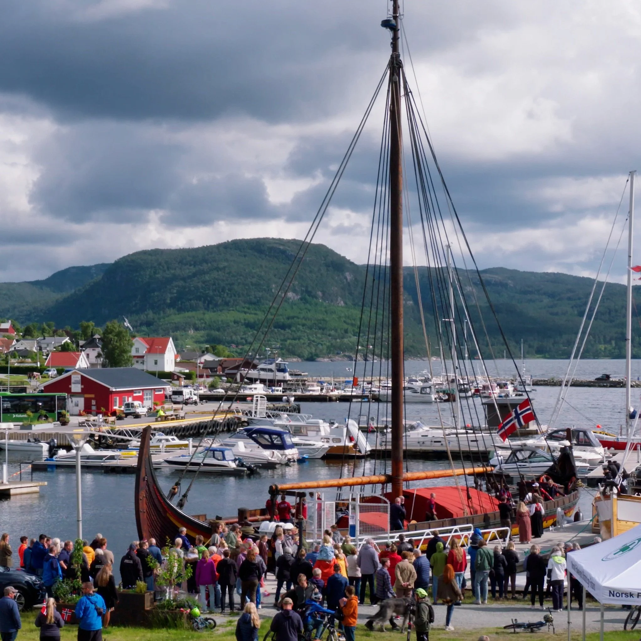 It was such an amazing arrival to J&oslash;rpeland yesterday. Hundreds of people had gathered to welcome Draken and her crew. It felt like the entire town was there. J&oslash;rpeland is such a little beautiful place to call home for the next year. Ev