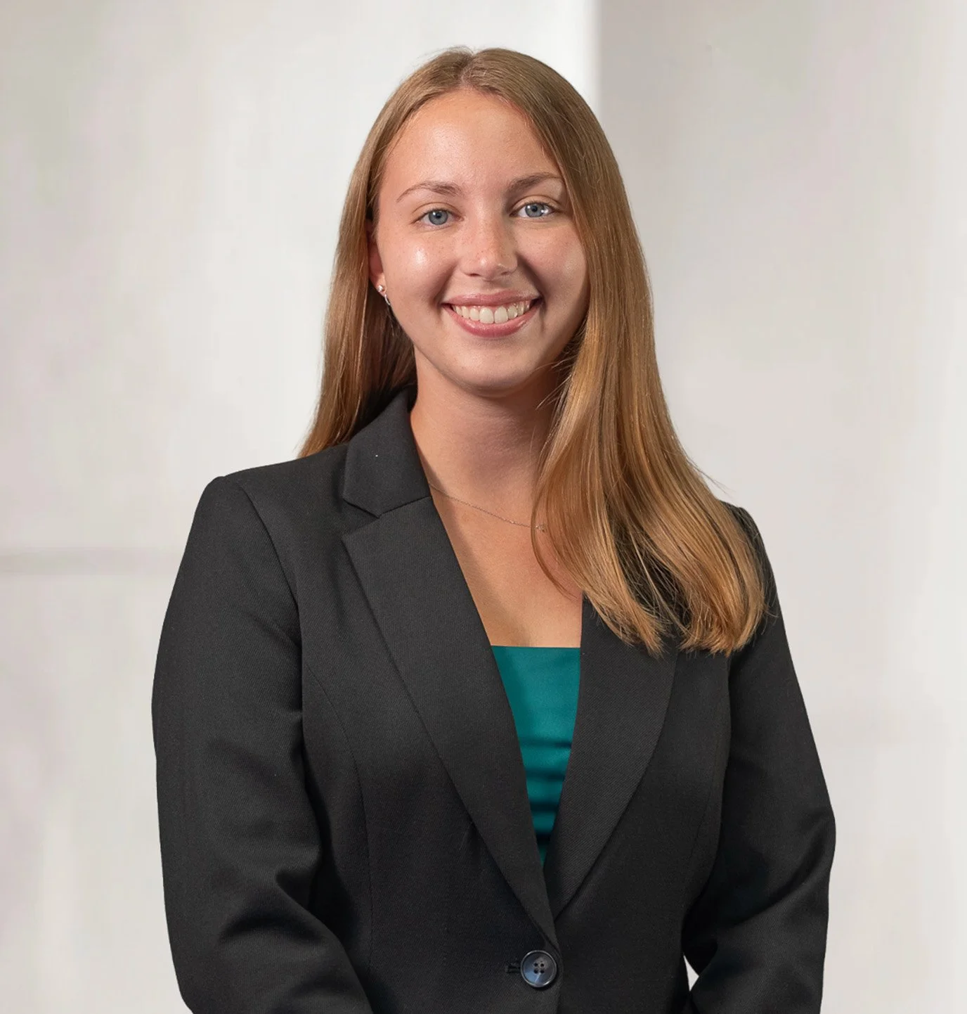 Intern Morgan Aufenger