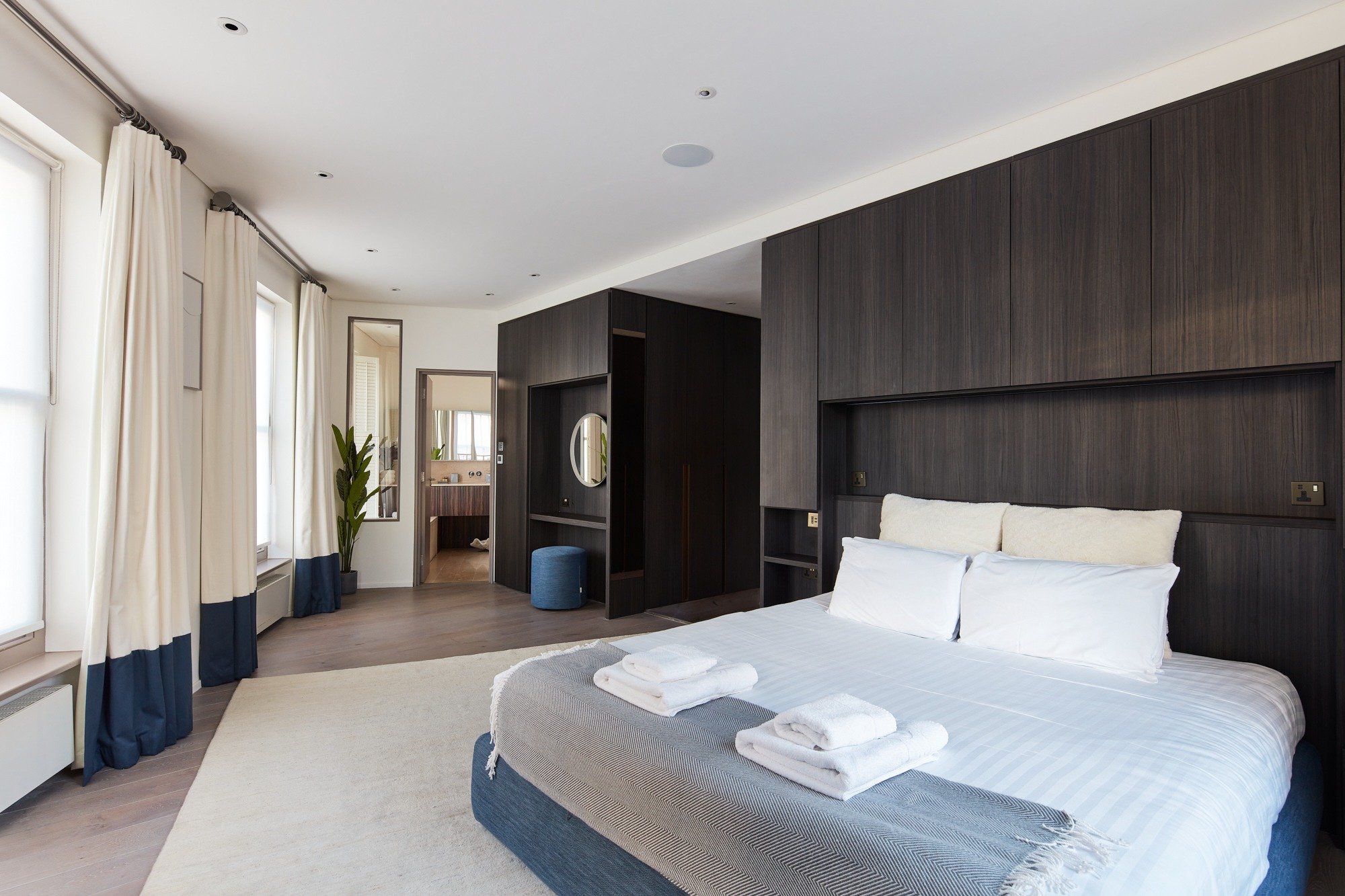 Novamobili in the principal suite bedroom