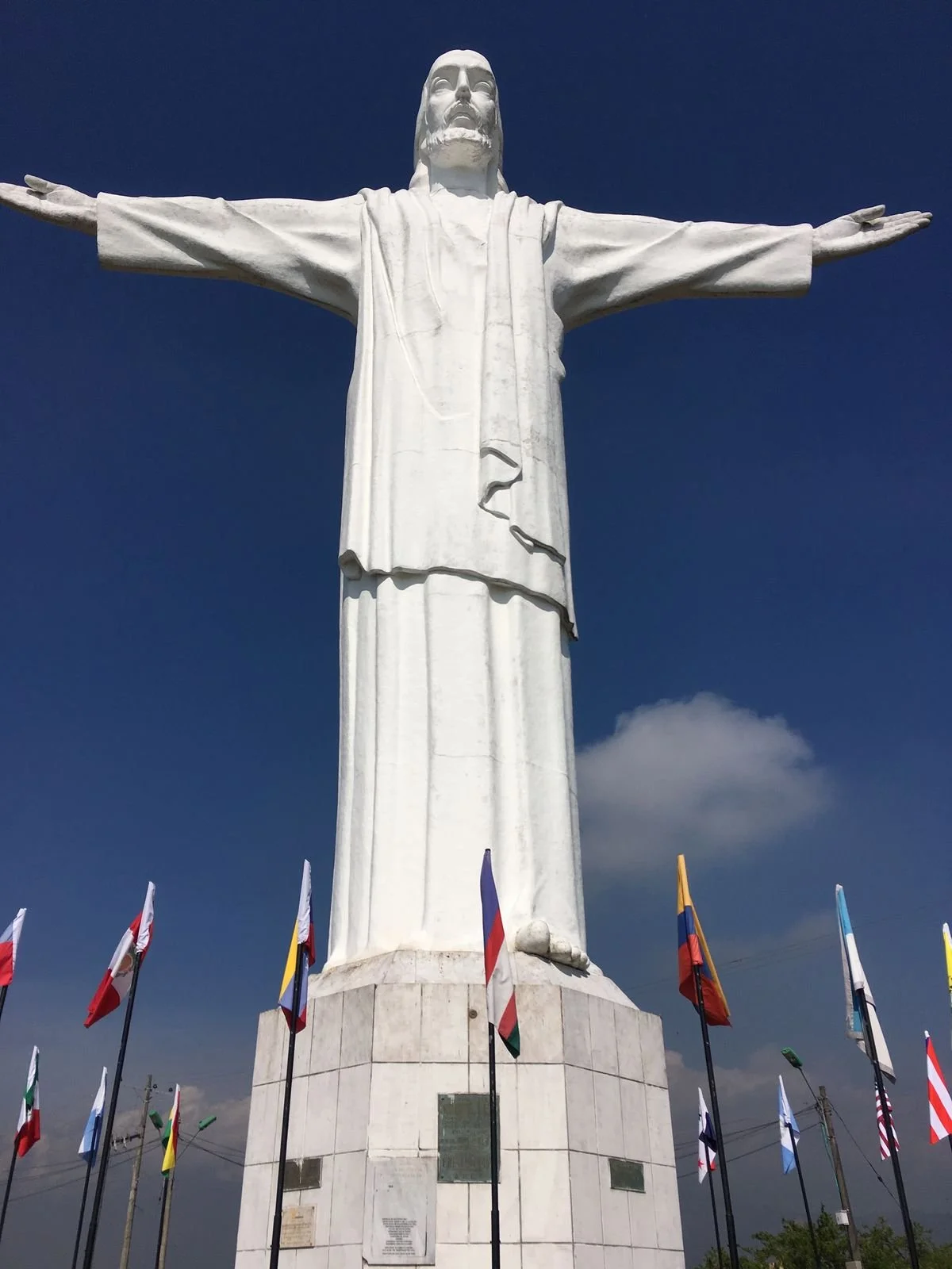 Cristo rey monumento cali colombia ecotourspuravida city tour.jpg