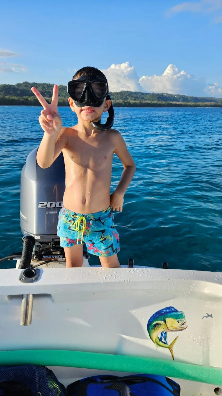 Costa Rica Snorkeling Tour and fishing Kid Enjoying the day Ecotourspuravida .jpg