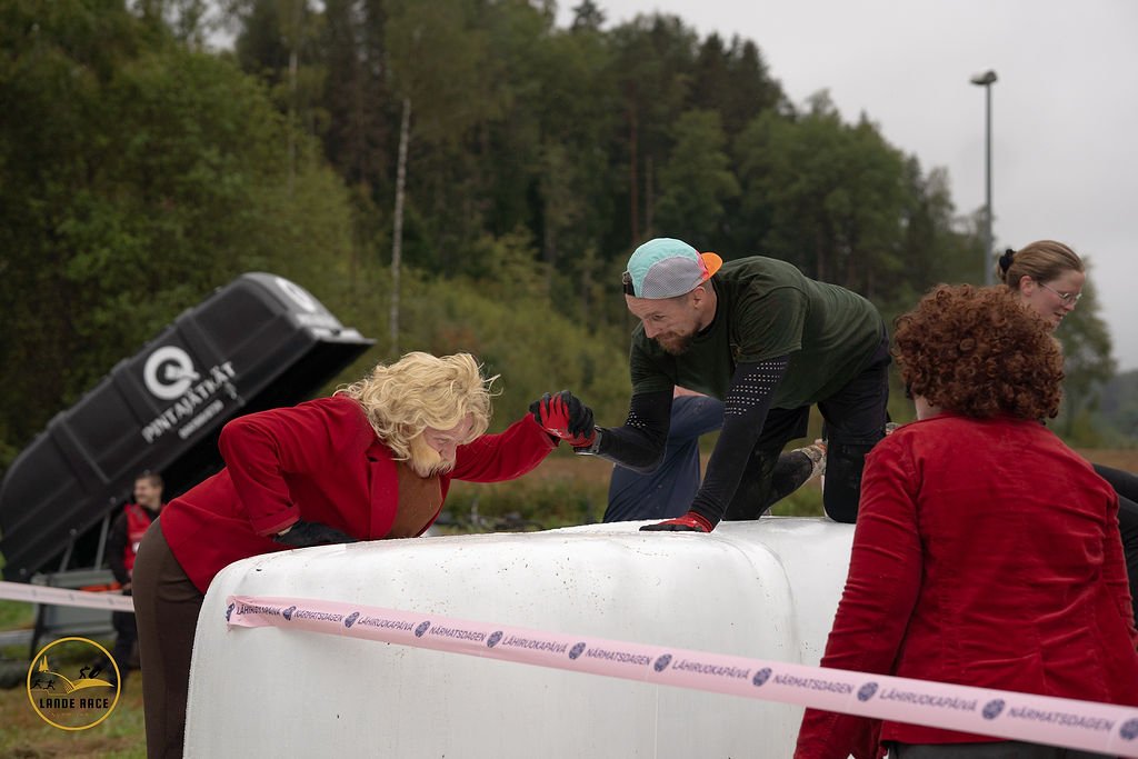 Lande Racessa tehdään tiimityötä ja parannetaan yhteishenkeä.