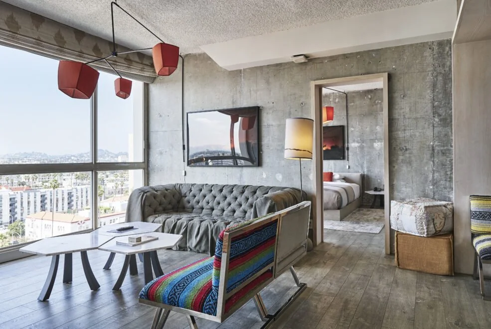 Hollywood_Hills_View_Apt_Suite-985x660.jpeg