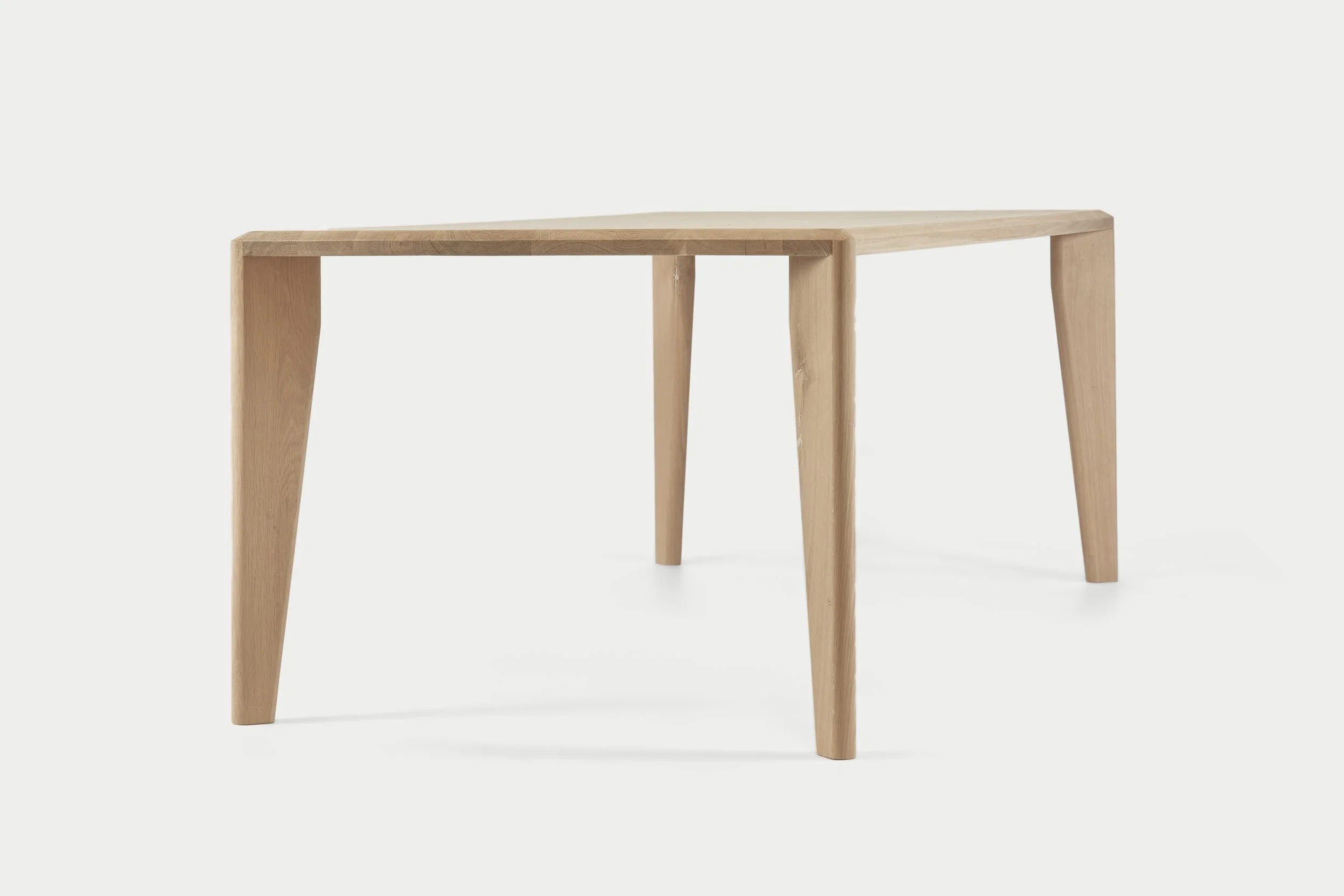 Niven / Eiken Eettafel met Geïntegreerde Poten