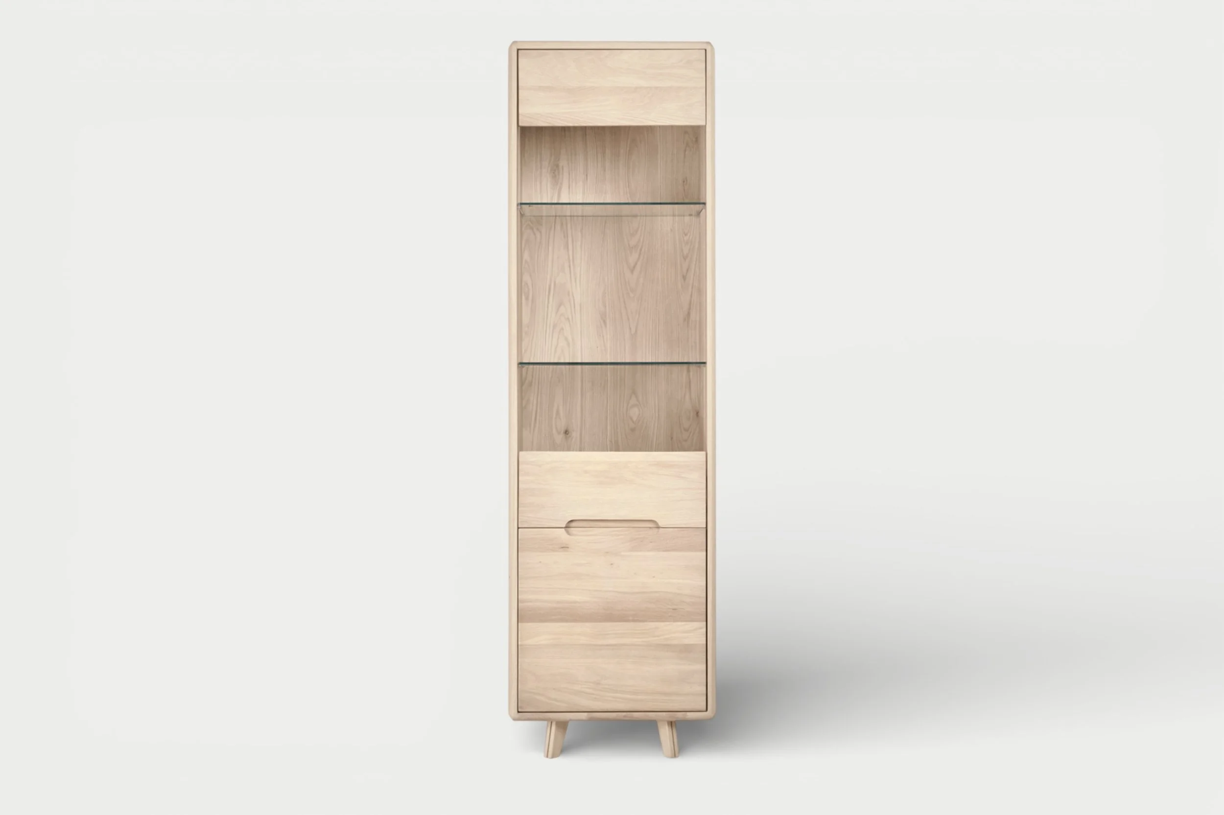 Bessi visoka vitrina.jpg