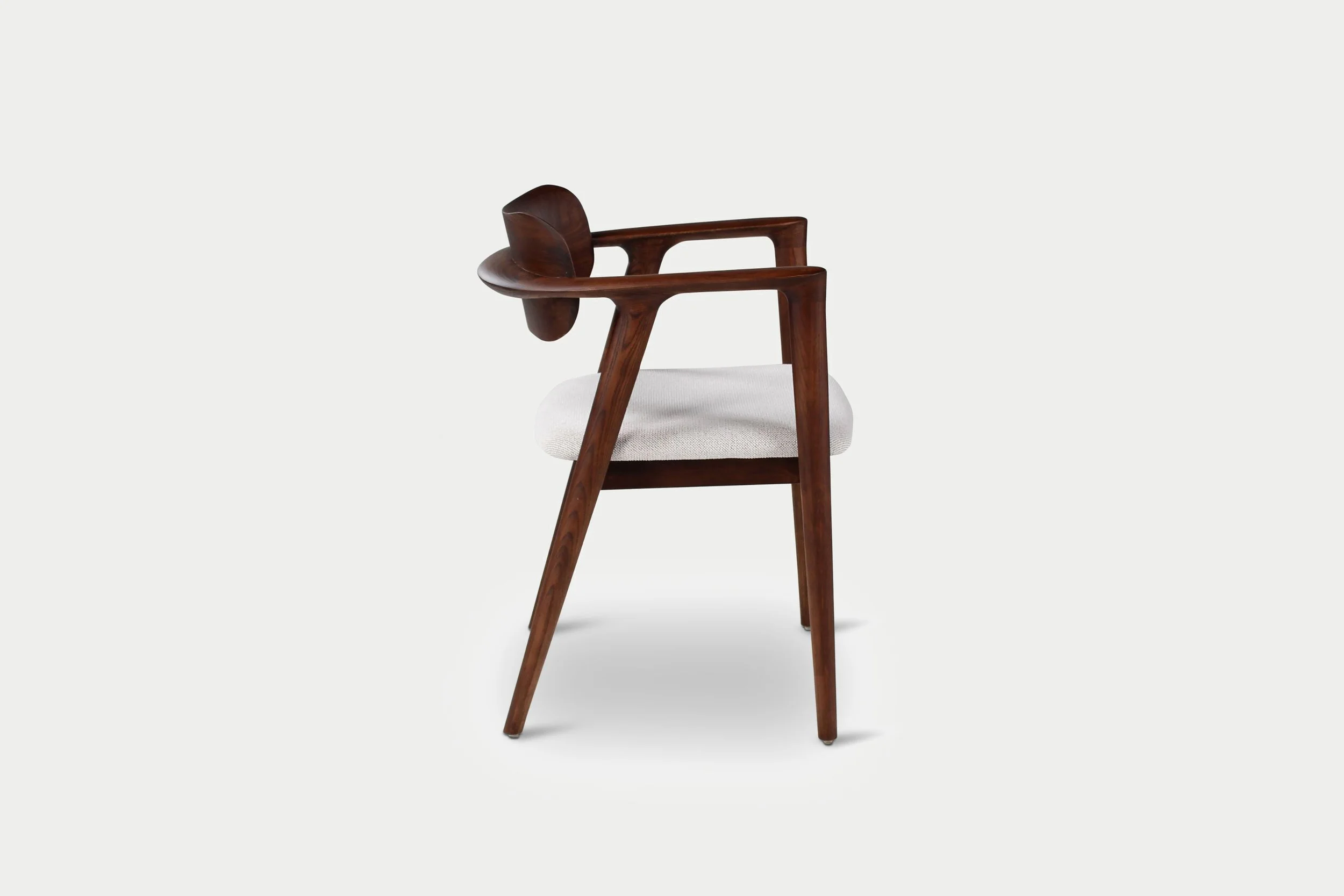 design stoel donker hout.jpg