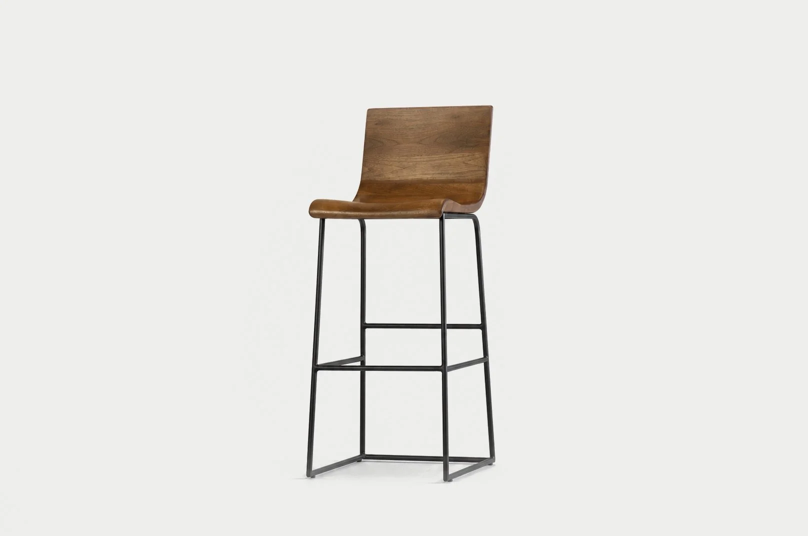 massief europees walnoot houten barstoel met metalen frame.jpg (Copy)
