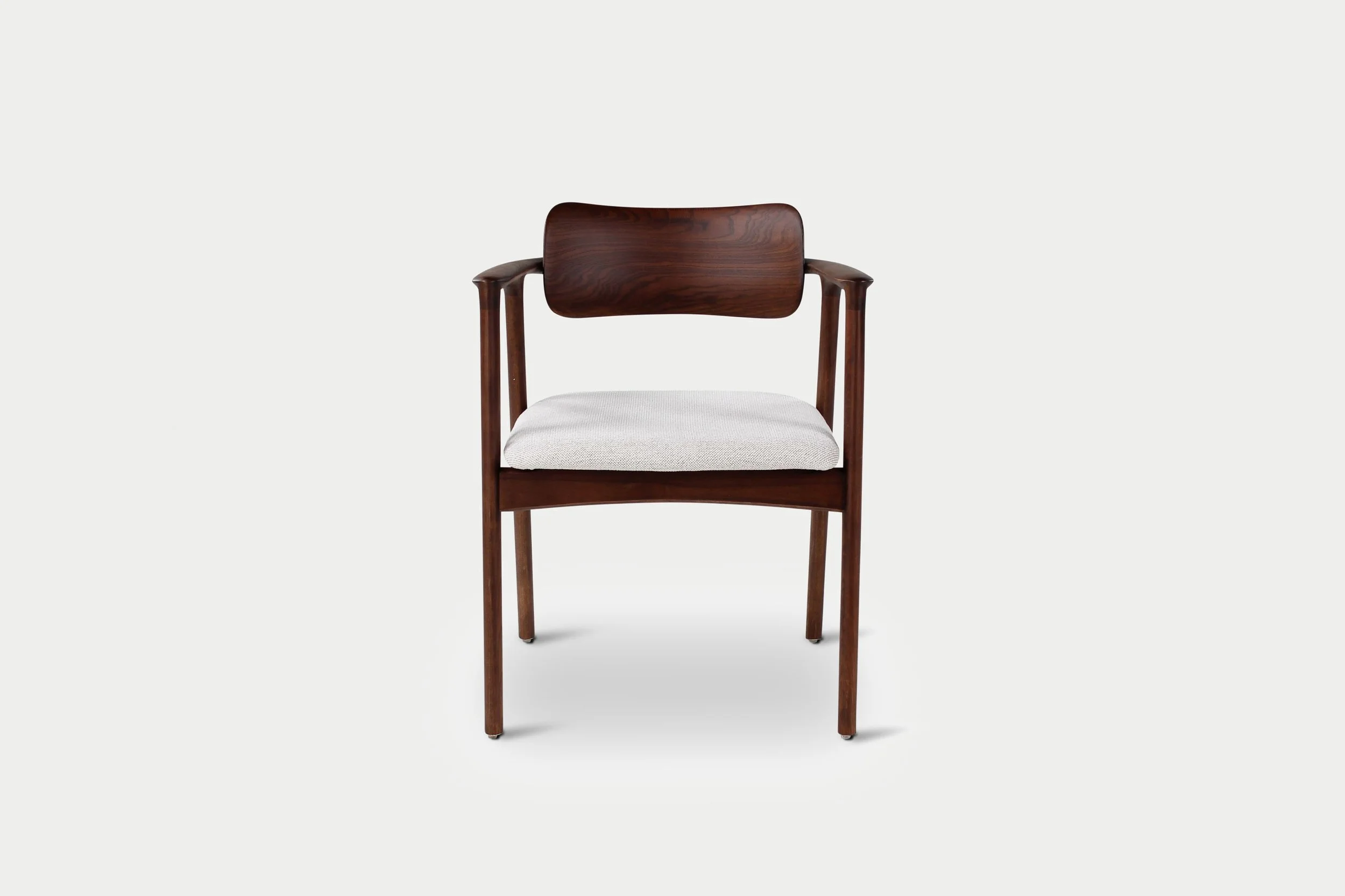 betaalbaar design stoel hout.jpg