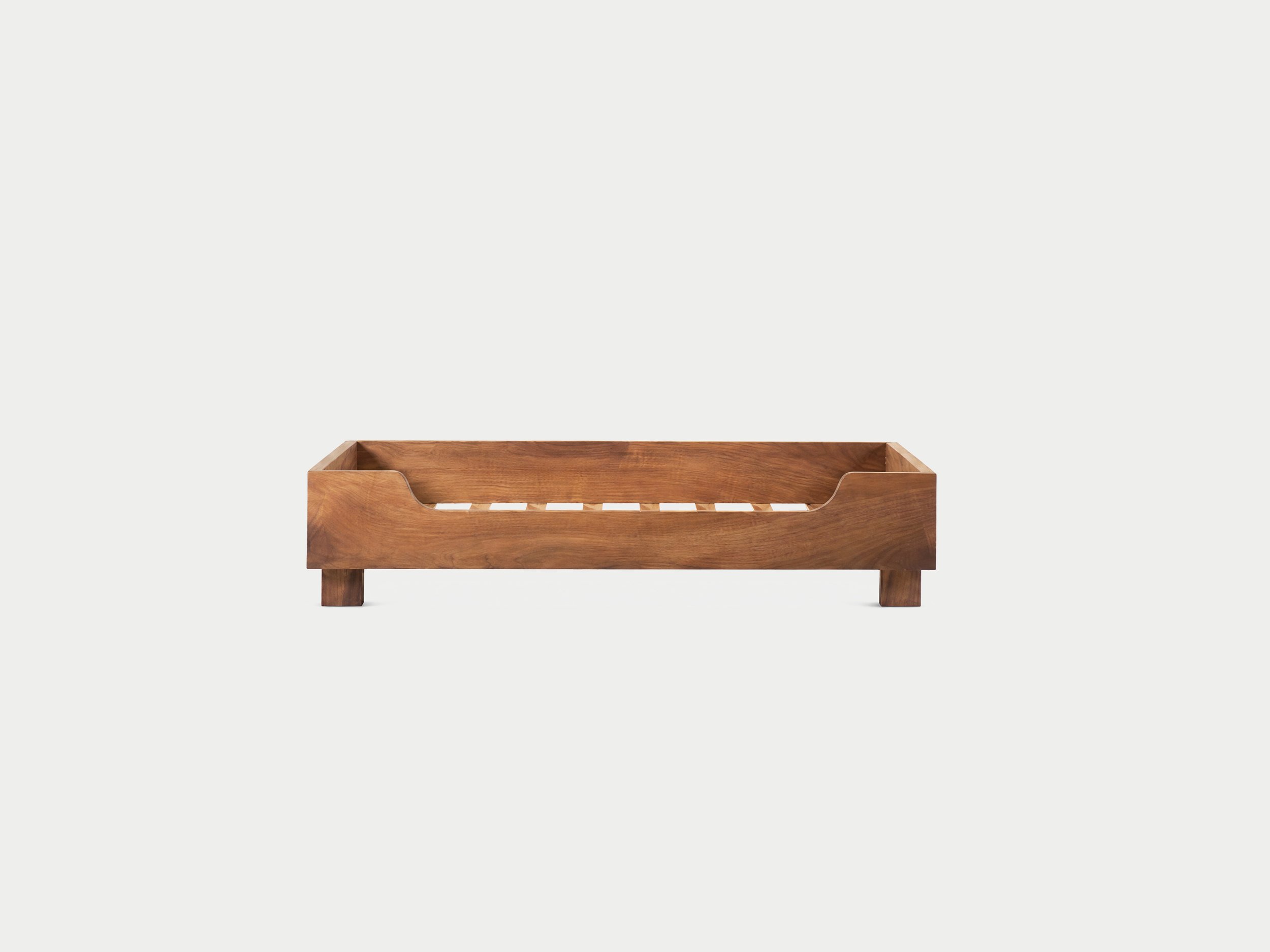Hondenbedframe walnoot.jpg