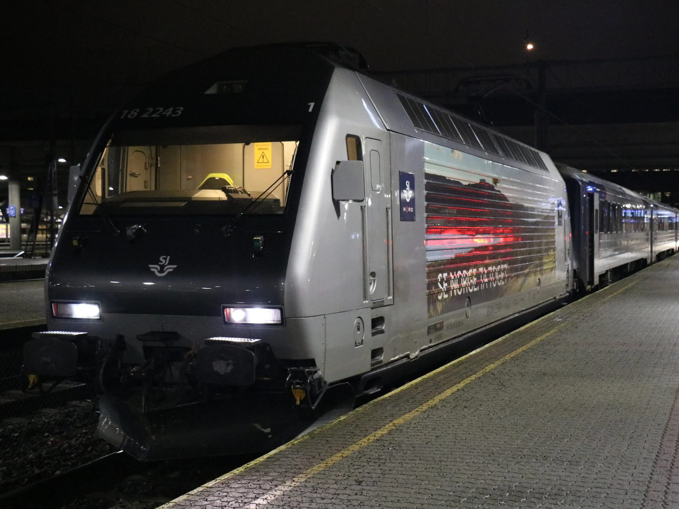 NSB El18 - 18 2243 -  Oslo Sentralstasjon - 07/12/25