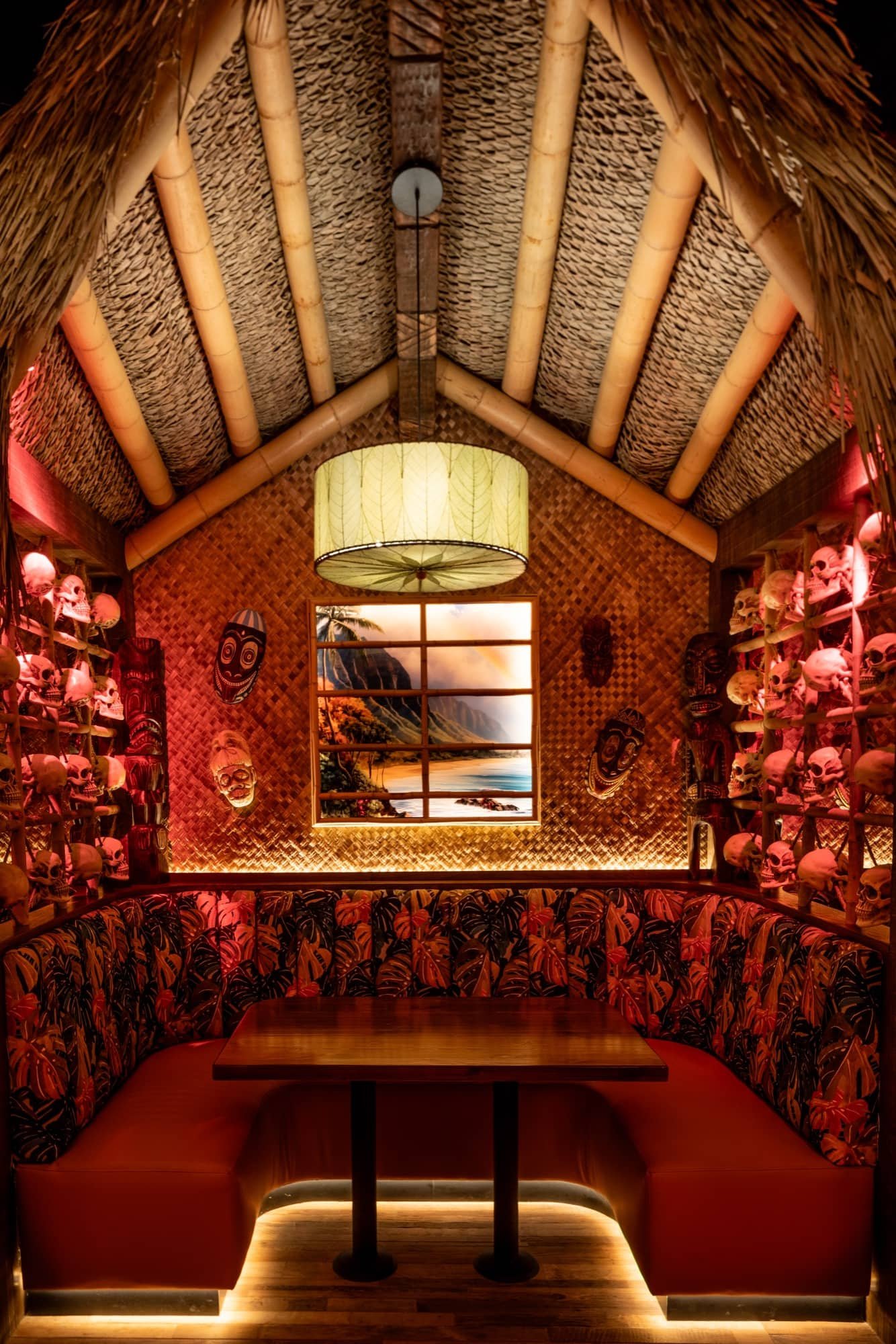 restaurant-bar-counter-interior-tiki-theme.jpg