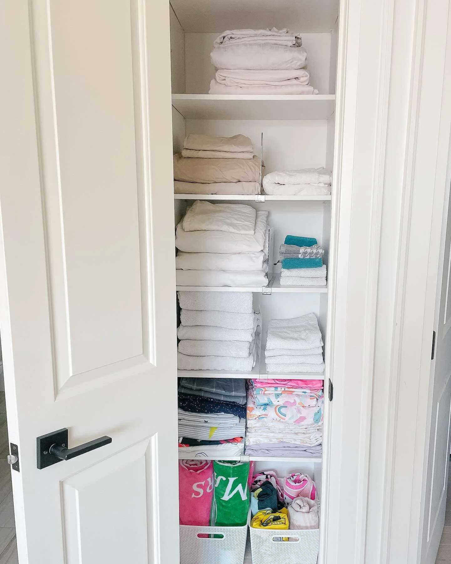 This family&rsquo;s linen closet got a big upgrade today. Purging old sheets and adding some clear dividers was all we needed to simplify things. Everything now has a home, and Sunday sheet hunts are officially a thing of the past!