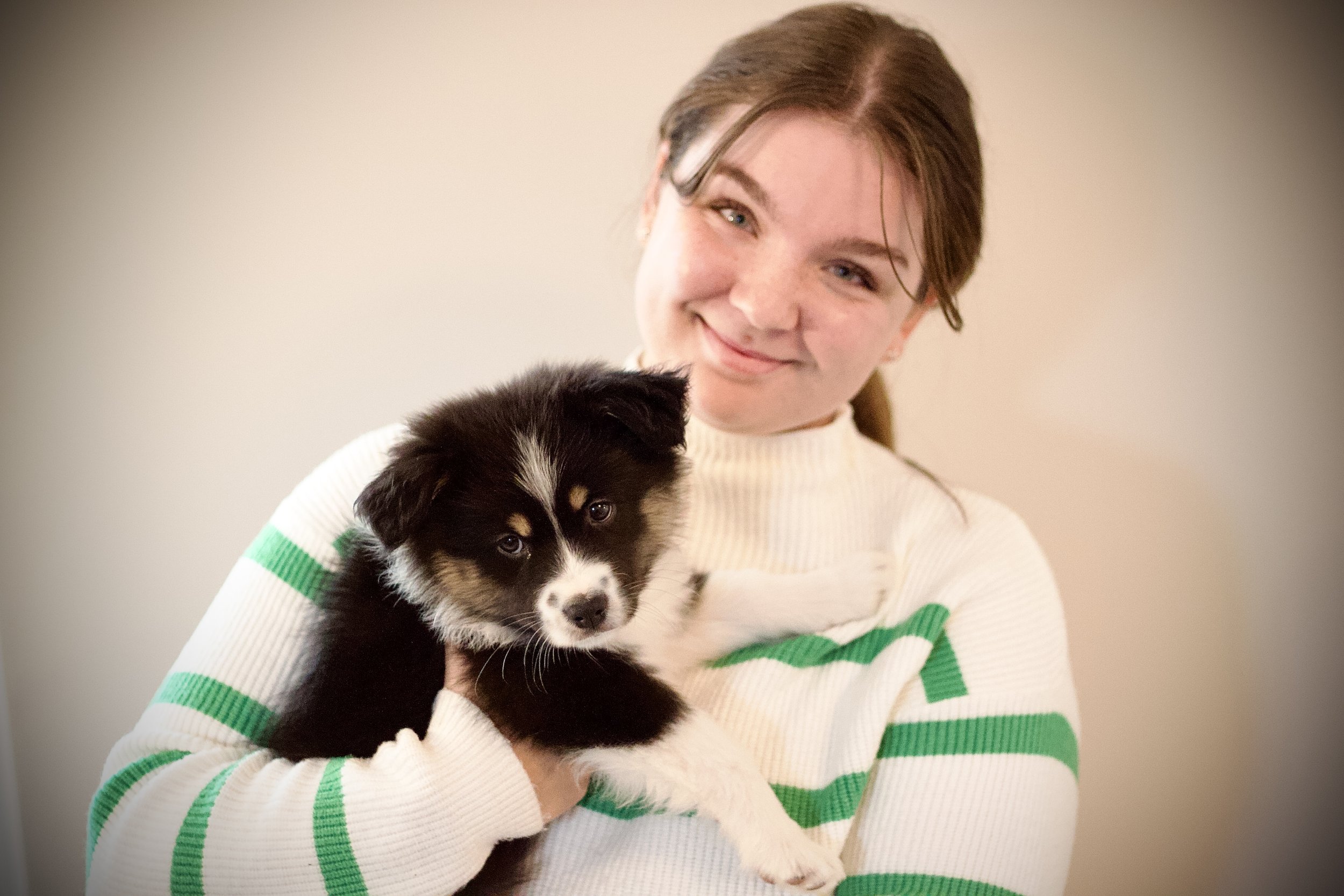 Lykka bor hos Matilda och Elias i Piteå. Utöver äventyr i naturen blir det fokus på agility, viltspår, nosework och utställning.