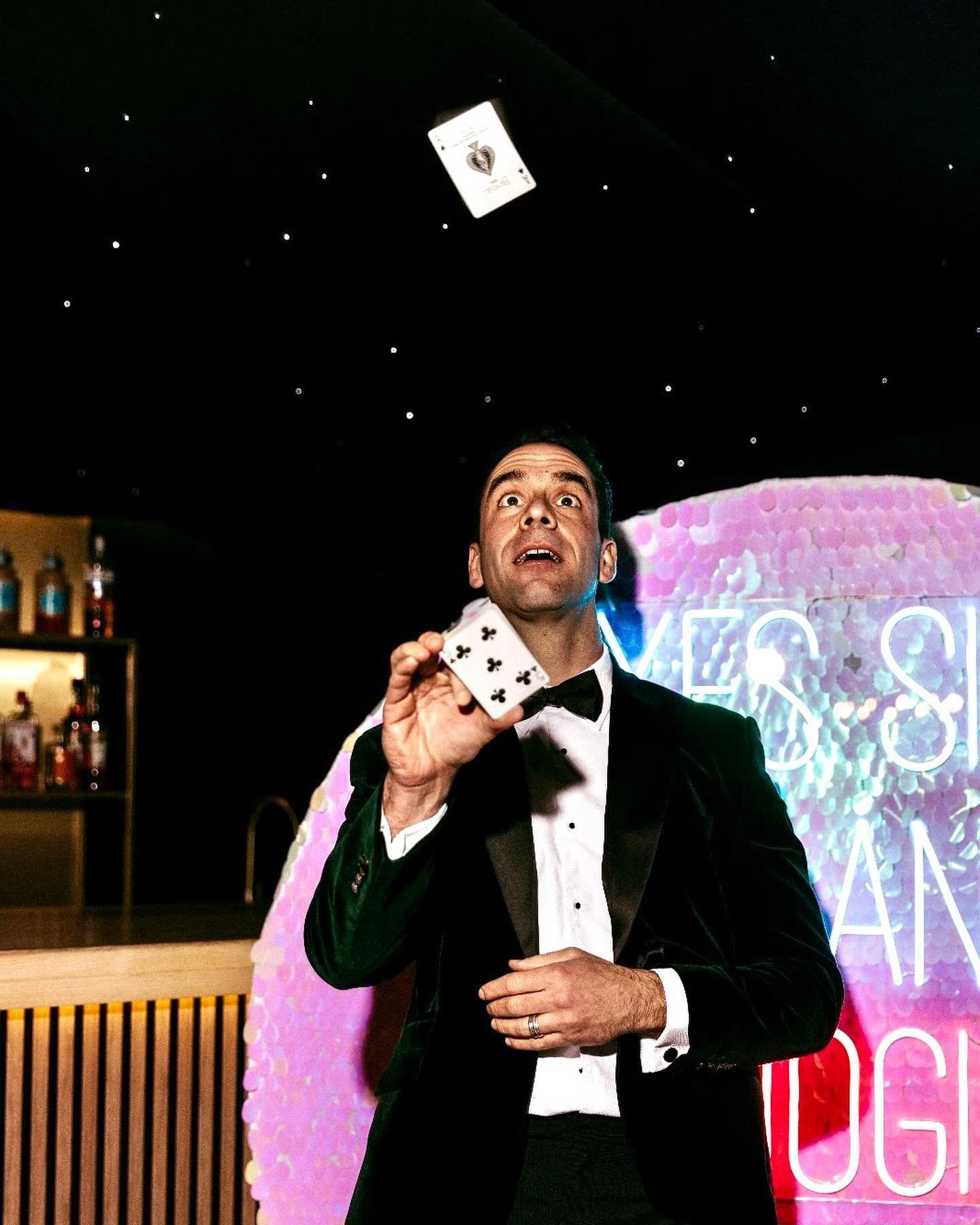 A few shots taken by @jhydeweddings the other day
Venue - @chippenhampark
 Neon Signs &amp; backdrop frames - @lockeandbusby
 Suit - @goldingnewmarket 
#magic #corporatemagician ##corporatemagic #cambridgemagician #londonmagic #londonmagician #cardma