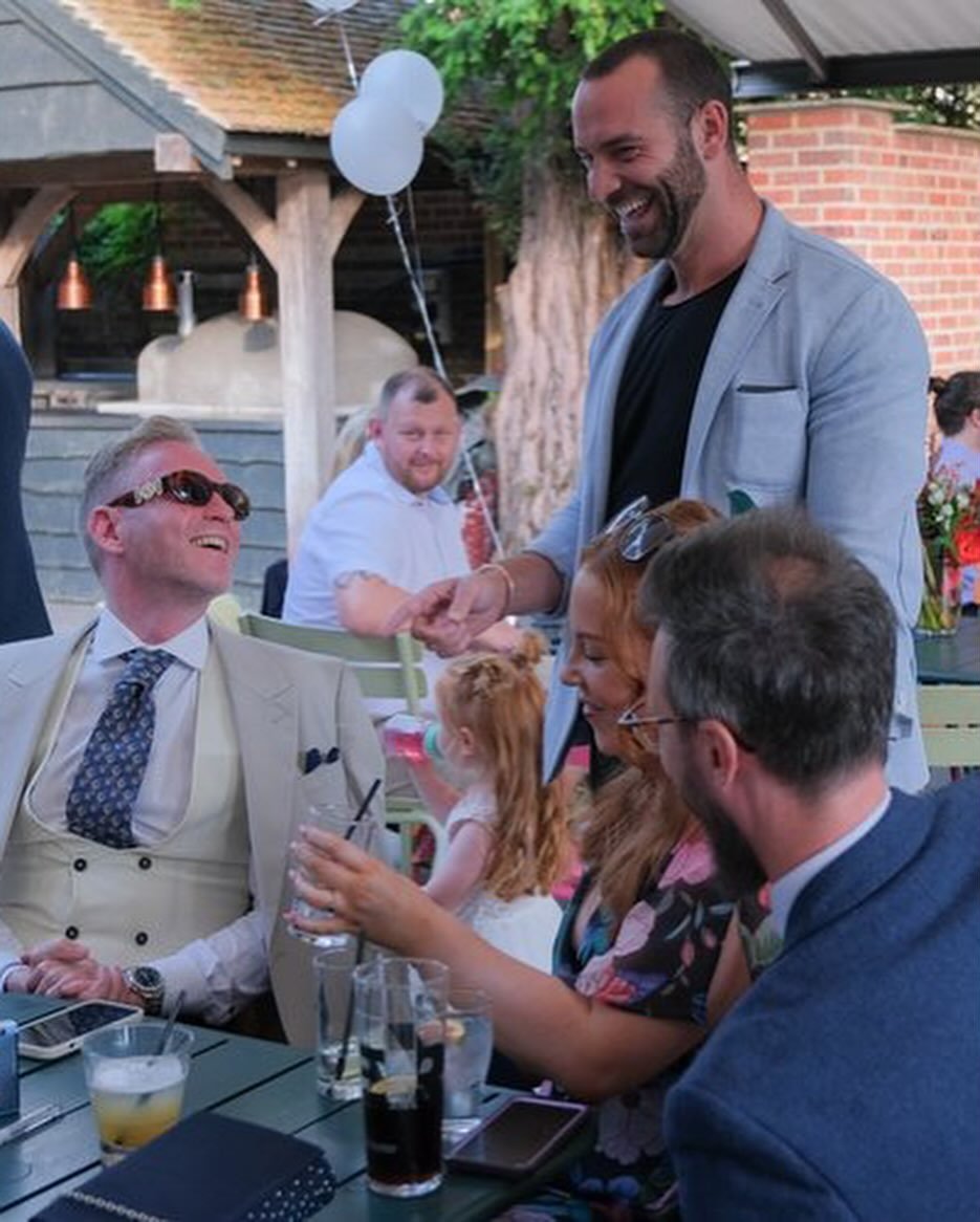 Here are a few shots from Ben and Andy&rsquo;s wedding I did @oldbridgehuntingdon hotel a couple of weeks back. What a lovely wedding it was. Congratulations 

#magic #corporatemagician ##corporatemagic #cambridgemagician #londonmagic #londonmagician