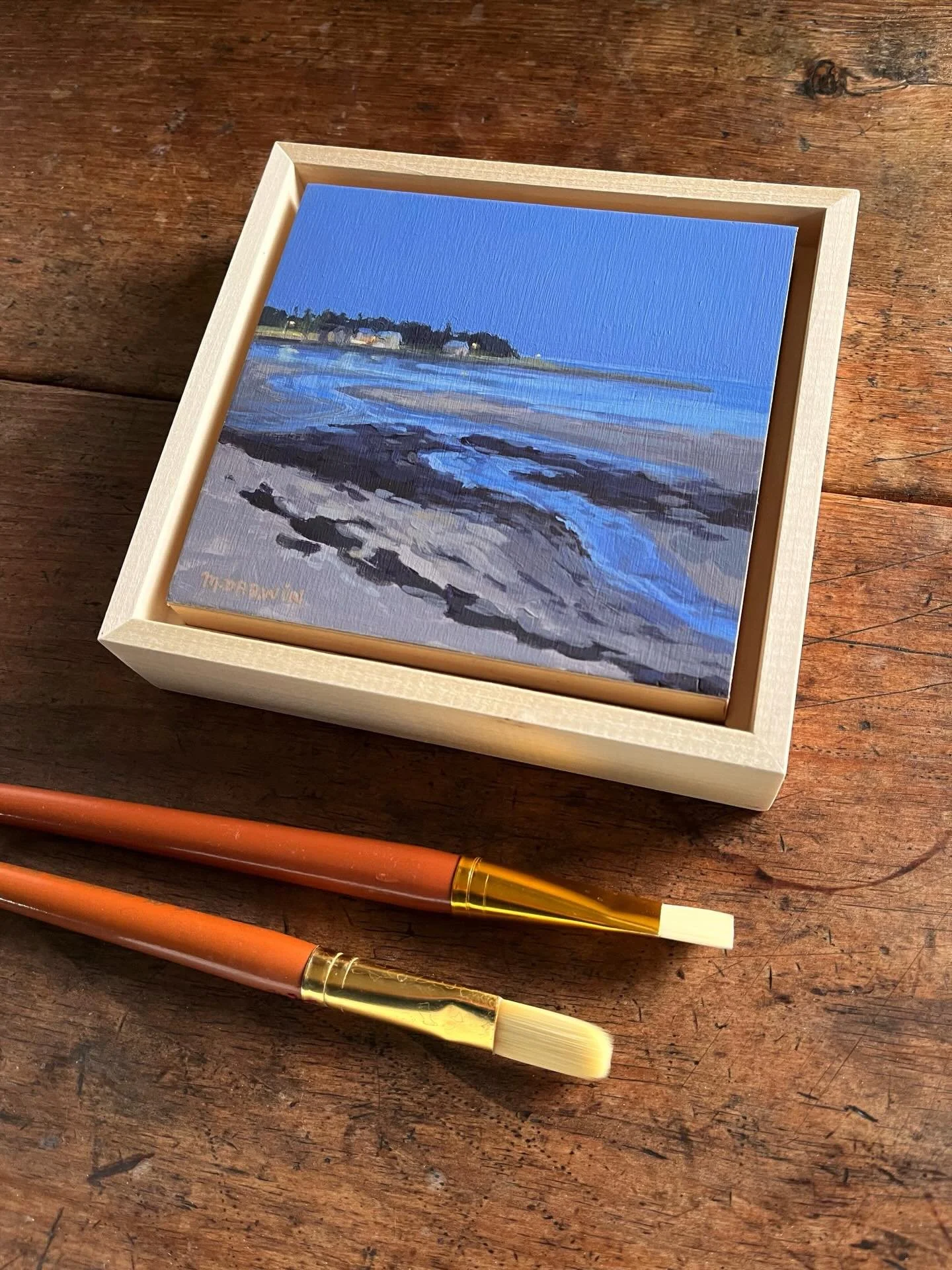When we first moved to Broad Cove, I was so enchanted by the tumbling water sound of this brook that runs out to the ocean. When you stand in this spot, on the beach, you can hear both the cascading brook and the ocean waves. Magic. ✨

Retreating Tid
