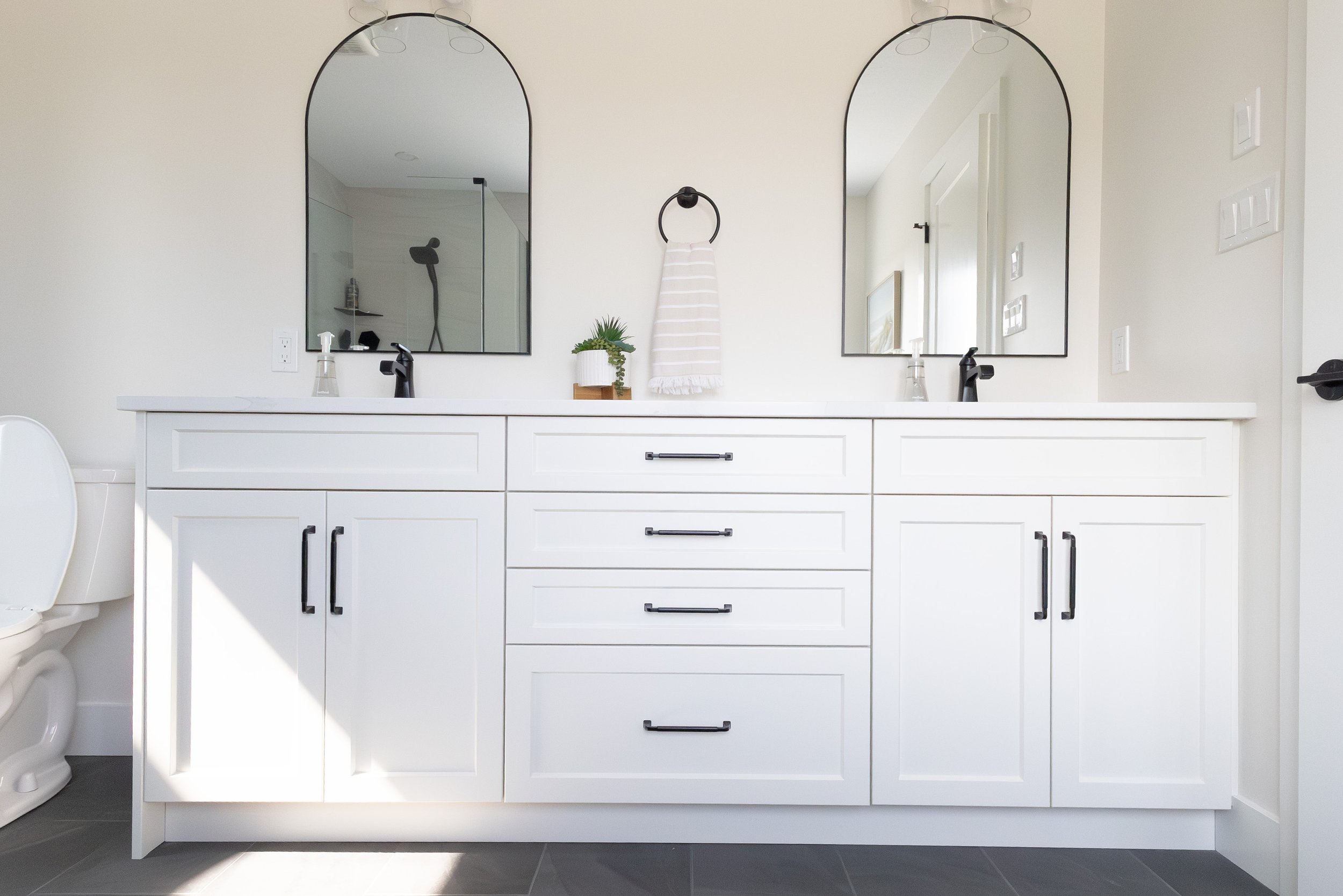 Young Ensuite IMG_7161.jpg
