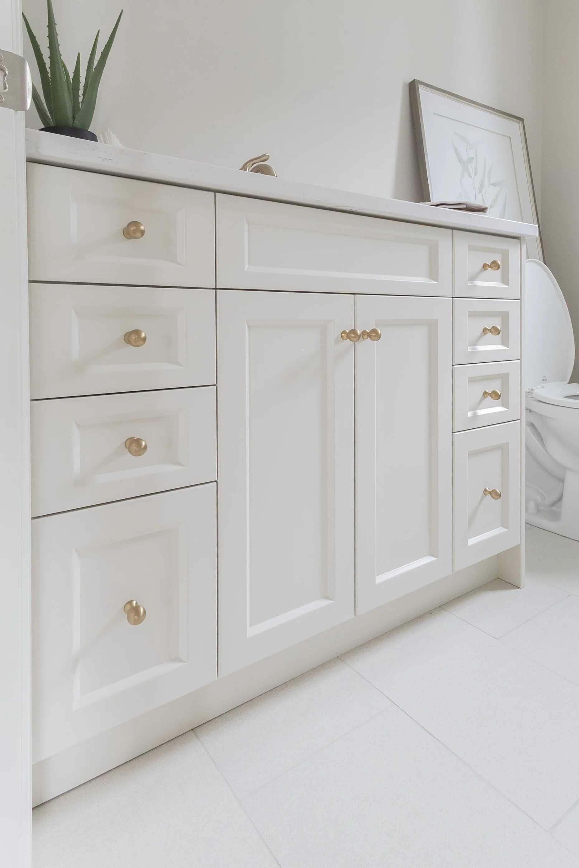 Lot 33 Upstairs Bath IMG_8654.jpg