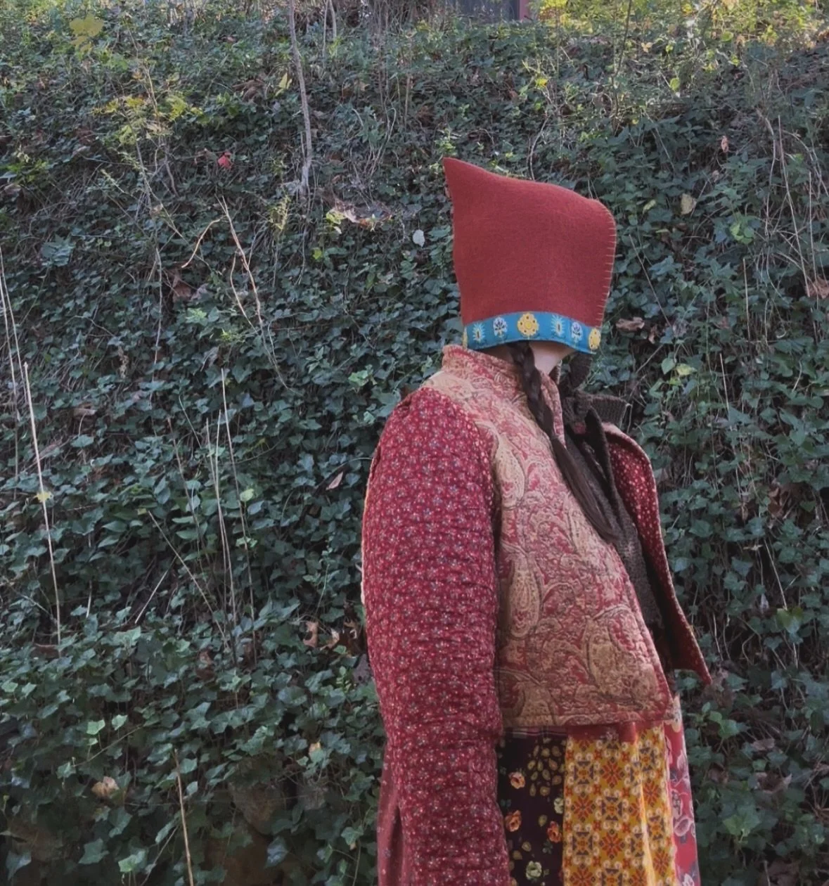 Available now!!🍂
I imagined a lovely autumn stroll in the forest with these Woodland Folk hats. A basket in hand with the crunch of fallen leaves underfoot. Gathering mushrooms, acorns or last few flowers of the season.

Each hat was handmade with w