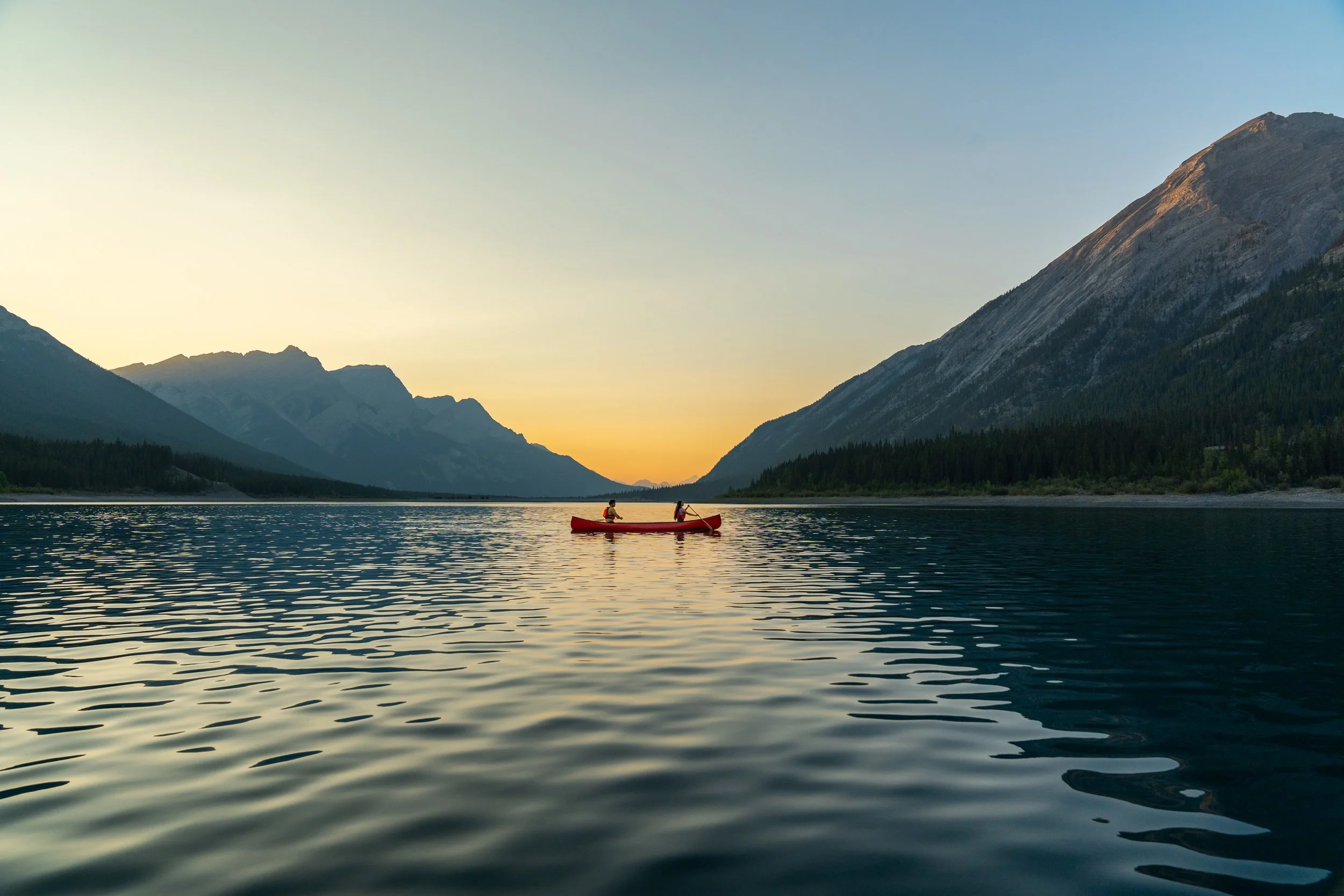Summer_TourismCanmoreKananaskis_Canoe_JRA00422.jpg