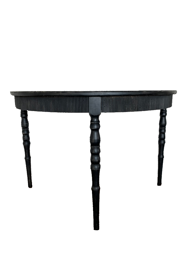 black_crescent_table.png