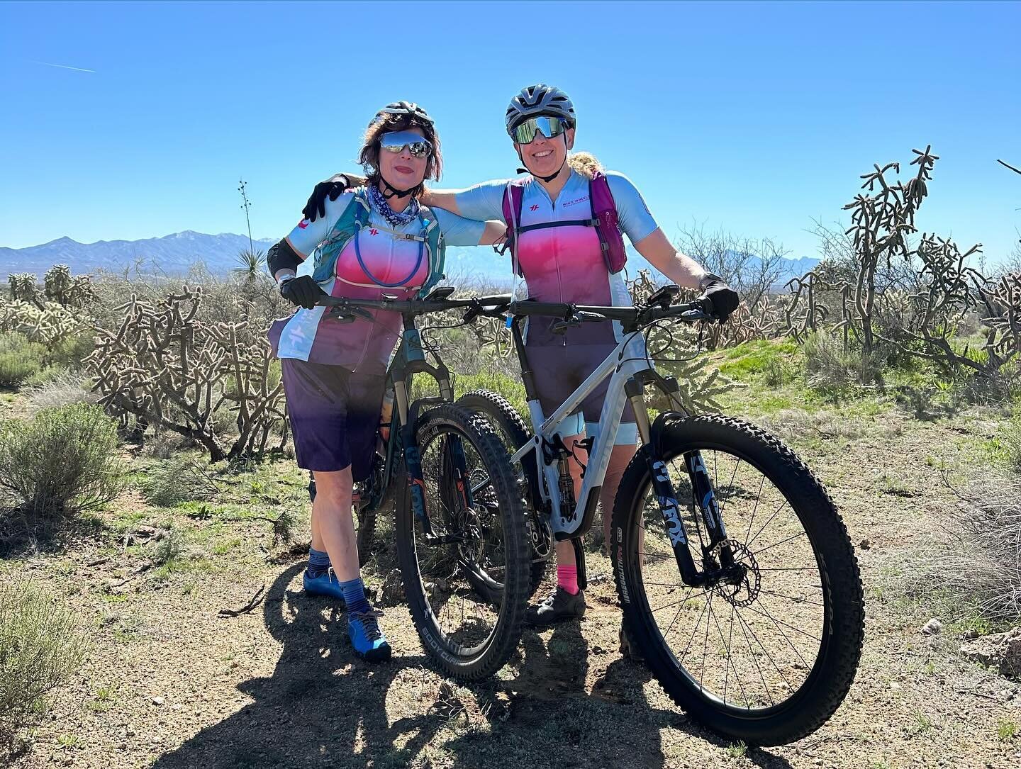 That was an EPIC 24 Hours In the Old Pueblo for the Win&rsquo;s Wheels Pink Pivot Power Duo Women&rsquo;s Team! Congrats to @timaripruis and @laureencoffelt for completing the most laps and fastest laps they have ever done @epicrides  #24hop to earn 