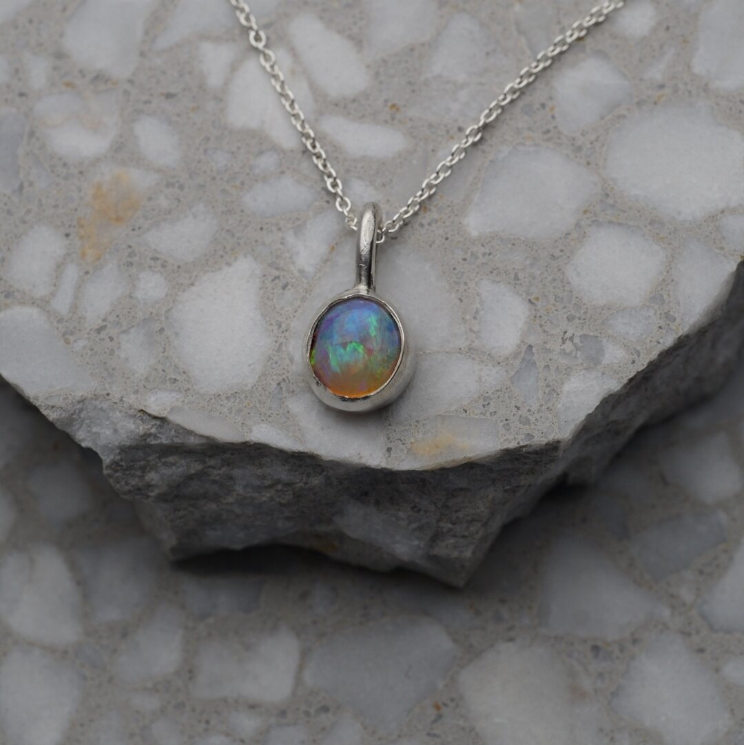 An opal a day keeps the doctor away.⁣ 

Cute wee opal pendant from late last year.

Speedy life and biz catch up
&middot; in the effort of saving MEGA $$$ i switched websites hosting. Have a squizz cause I have hidden 3 froggos (drawn by @kerrythecut