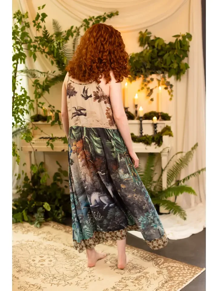 Theatre of Dreams Dress3.webp