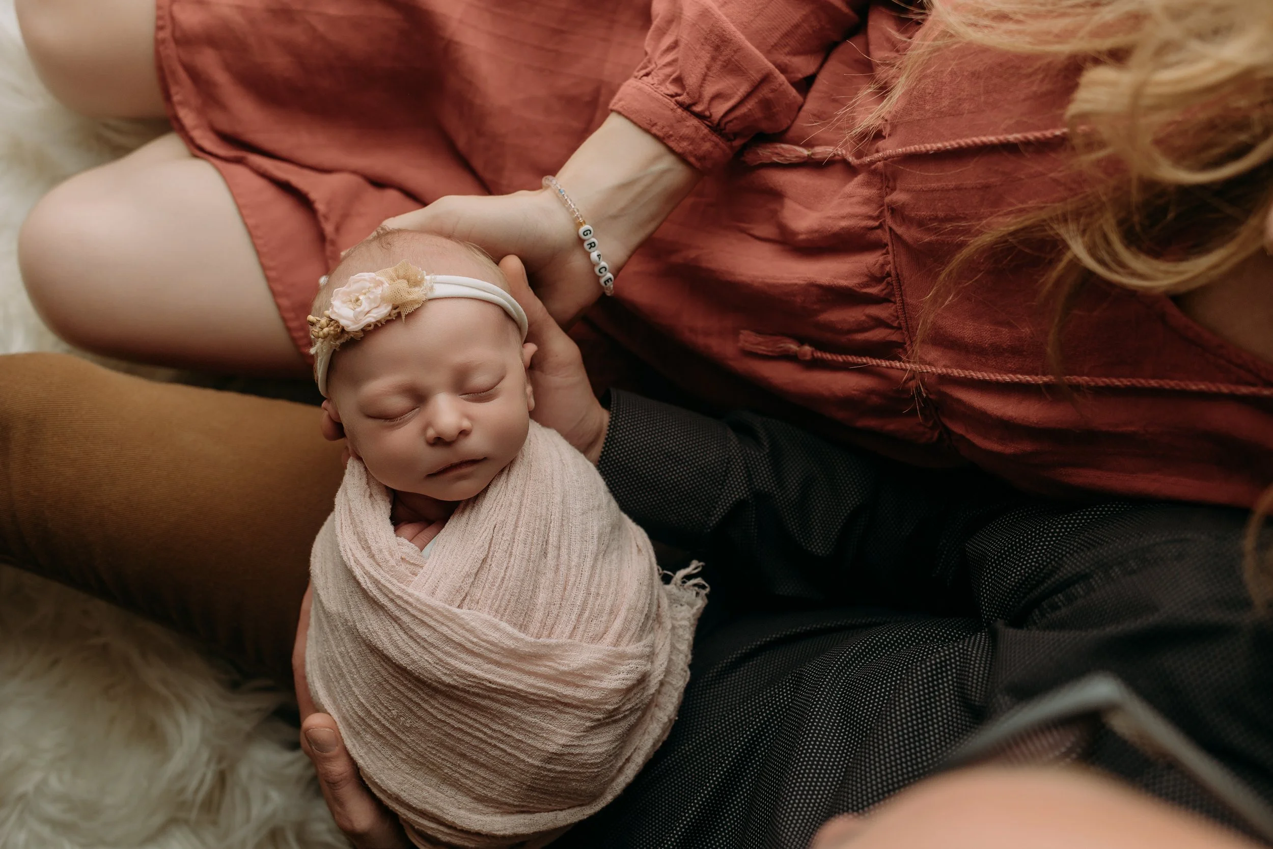 newborn-baby-photo-session-close-up.jpg