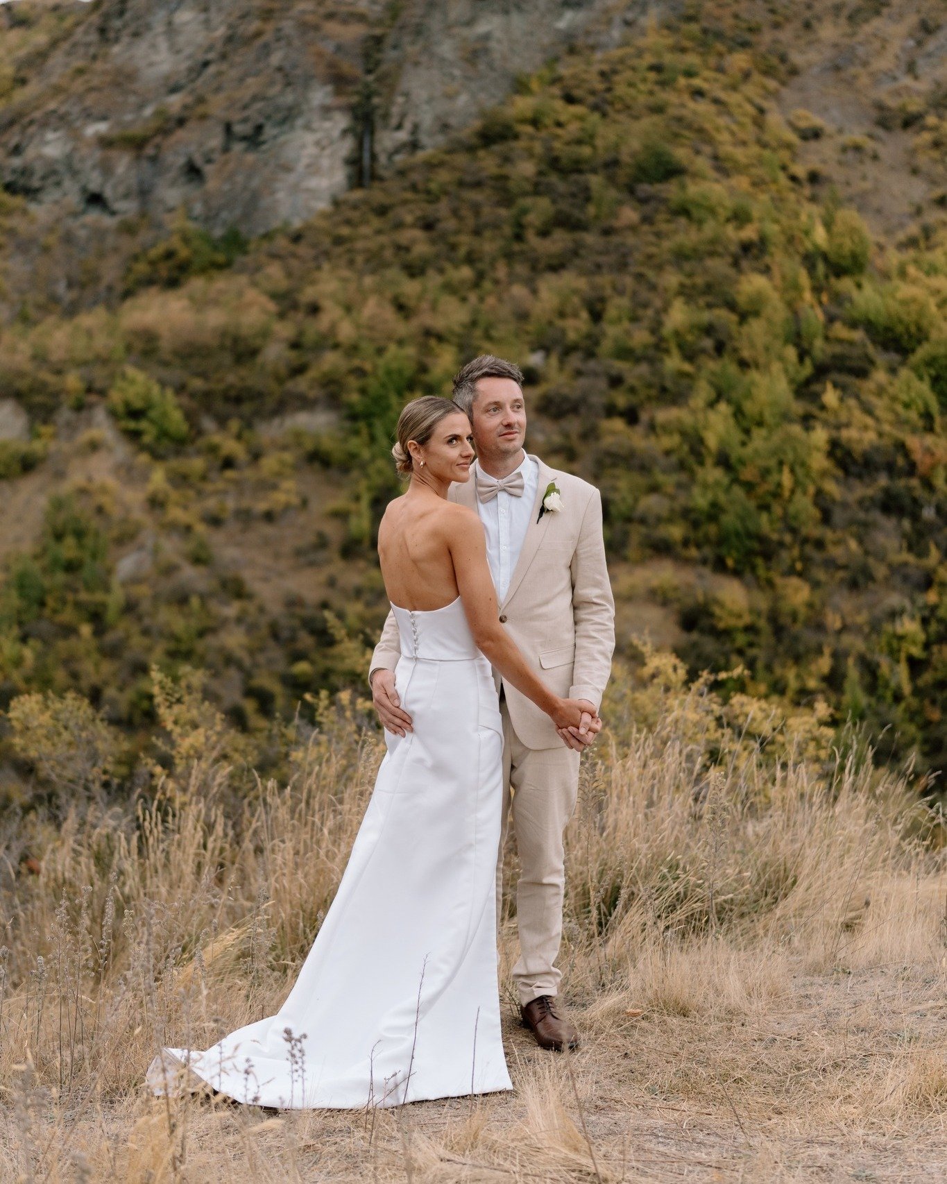 Capturing the essence of love in Queenstown 🖤🤍
.
.
.
.
.
#elopementphotographer #queenstownelopement #queenstownweddingphotographer #queenstownweddingphotography #queenstownnz #queenstownwedding #nzweddingphotography #queenstownweddings #nzpreweddi