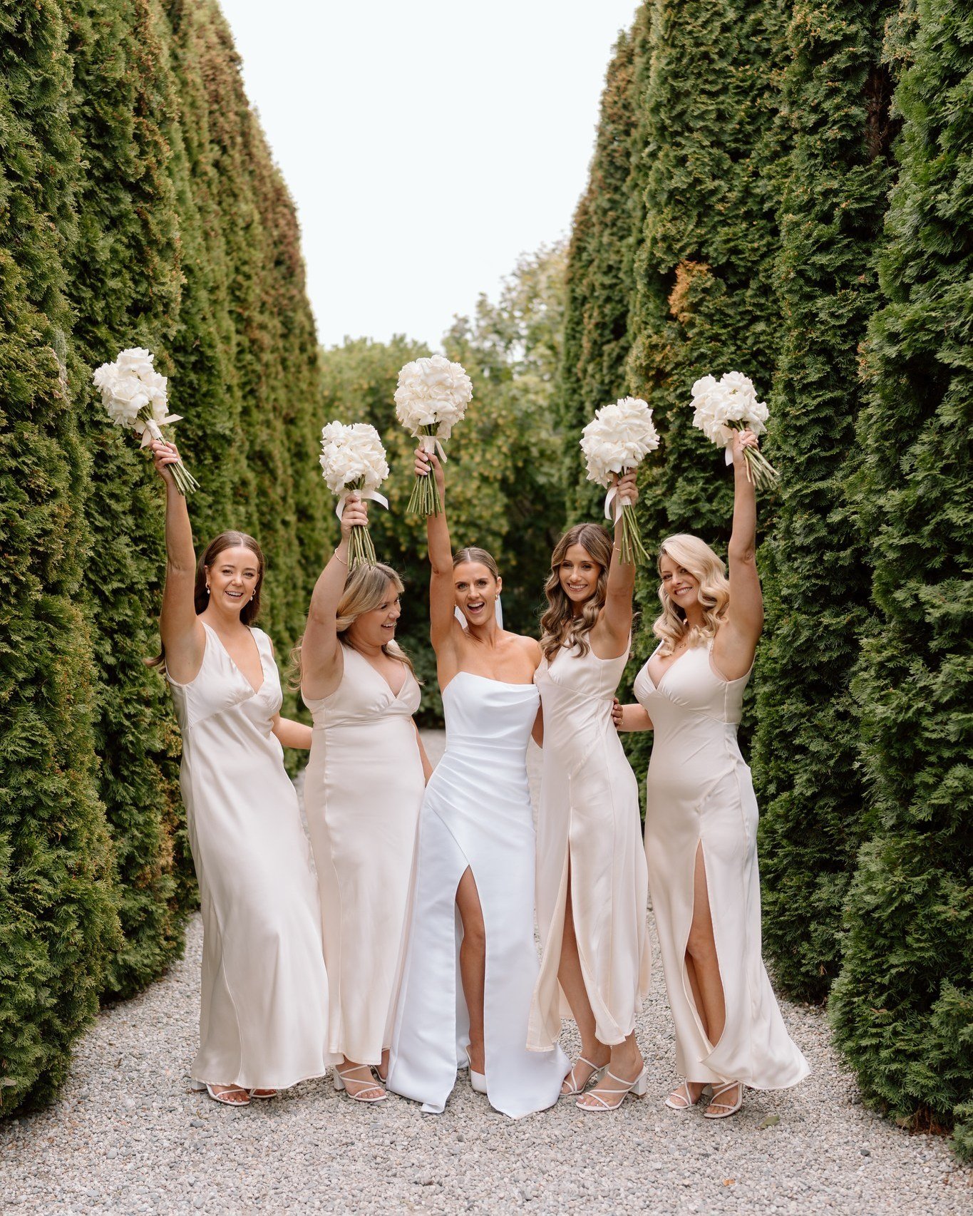 Bree &amp; her girls bringing the heat 🔥
.
.
.
.
.
#elopementphotographer #queenstownelopement #queenstownweddingphotographer #queenstownweddingphotography #queenstownnz #queenstownwedding #nzweddingphotography #queenstownweddings #nzprewedding #nze