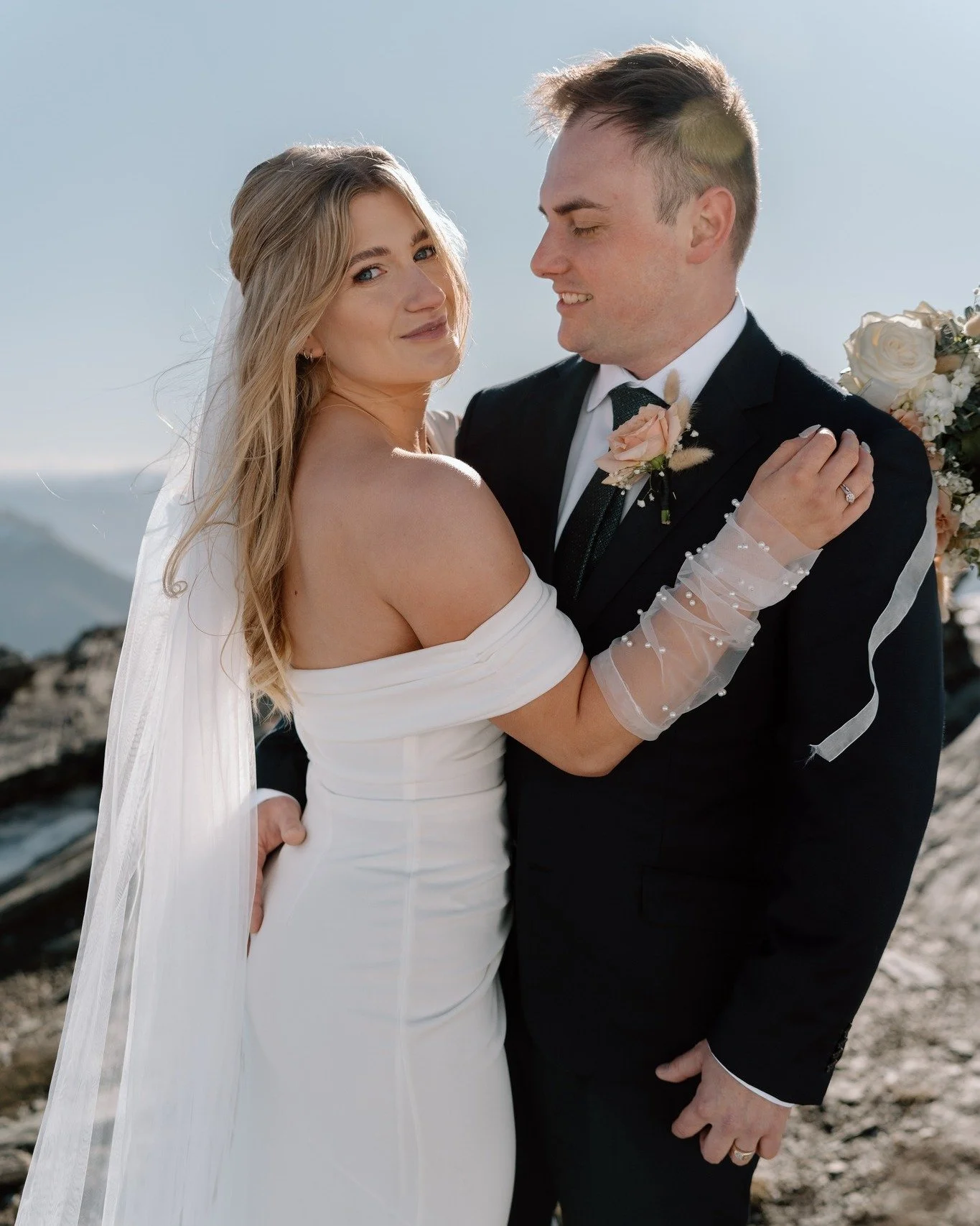 Sometimes everything just aligns for the most perfect snow elopement! Taylor & Zack feeling the love for their helicopter elopement earlier this month! 
.
.
.
#nzweddingphotographer #nzwedding #nzweddings #newzealandelopementpackages #newzealande