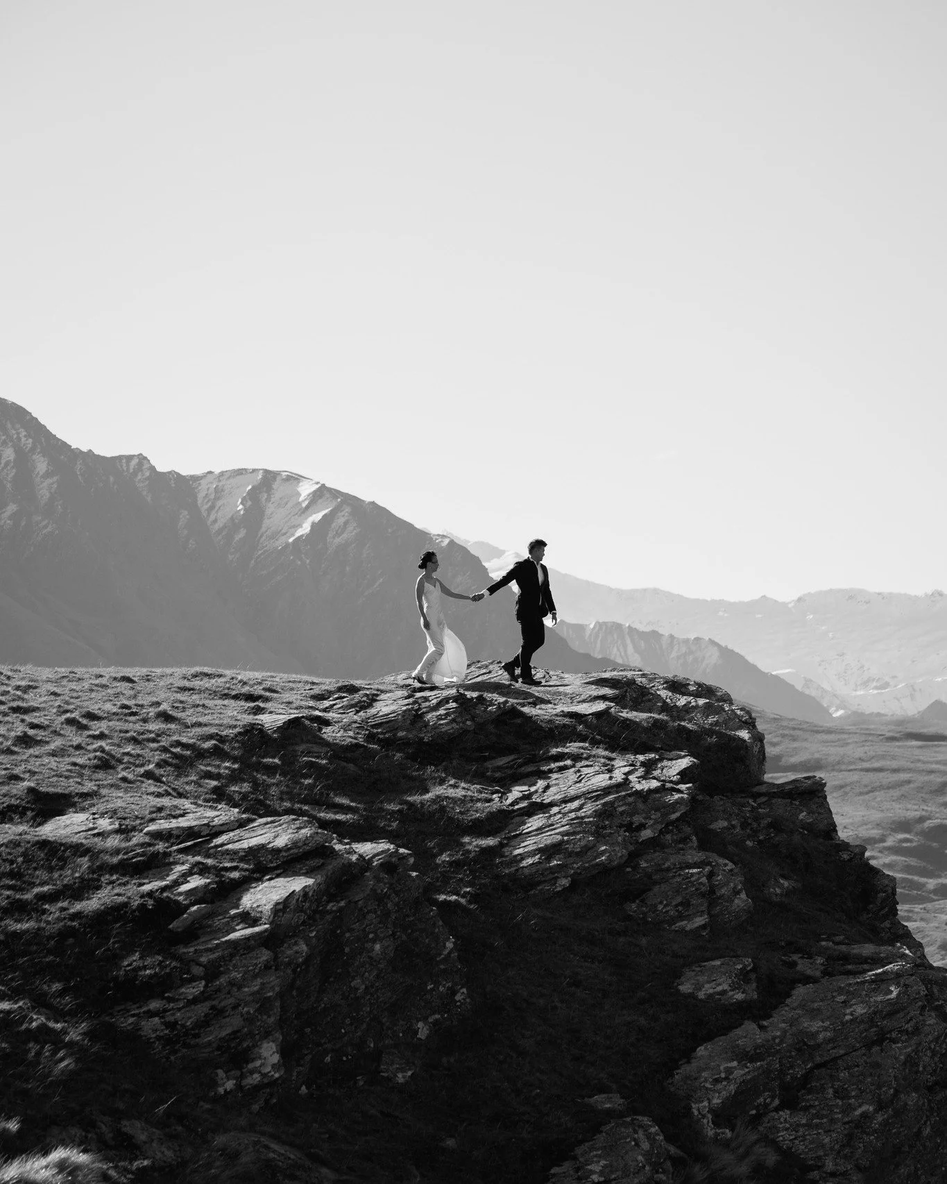 The most unreal photoshoot with Tim &amp; Amy ✨
.
.
.
#nzweddingphotographer #nzwedding #nzweddings #newzealandelopementpackages #newzealandelopement #nzelopementphotographer #queenstownelopement #queenstownelopementphotographer #queenstownweddings #