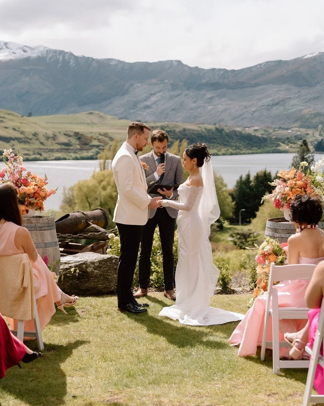 Queenstown can offer some of the craziest weather changes! For Janie &amp; Daniel we had beautiful sun at their intimate ceremony at @stoneridgeestate and then wild wind + snow by the time we got to their heli photoshoot! ❄☀
.
.
.
#nzweddingphotograp