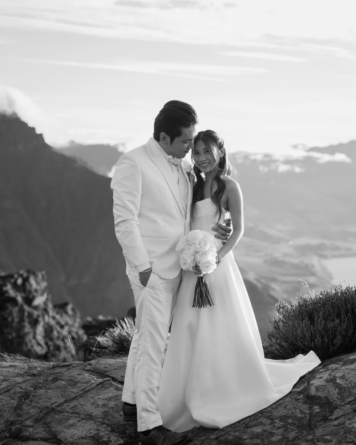 Mountain weddings are for the dreams, but those dreams can turn into a day like this 🤍🖤
.
.
.
#nzweddingphotographer #nzwedding #nzweddings #newzealandelopementpackages #newzealandelopement #nzelopementphotographer #queenstownelopement #queenstowne