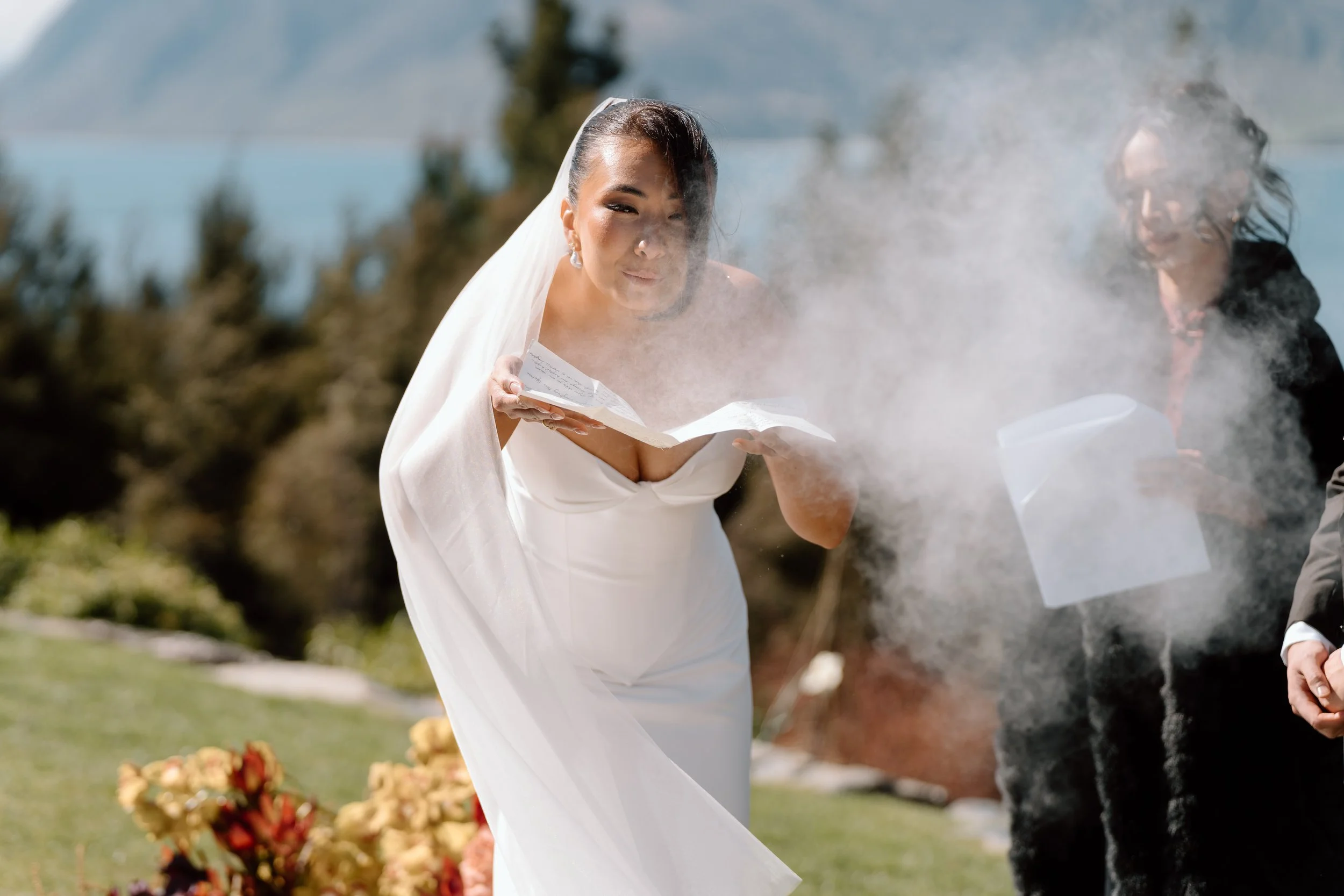 LAKE-HAWEA-VIEW-WEDDING-WANAKA-PHOTOGRAPHER-LEO-ASIA92.jpg