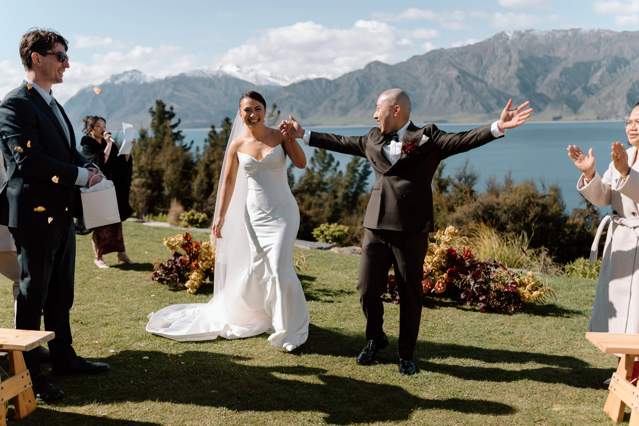 LAKE-HAWEA-VIEW-WEDDING-WANAKA-PHOTOGRAPHER-LEO-ASIA112.jpg