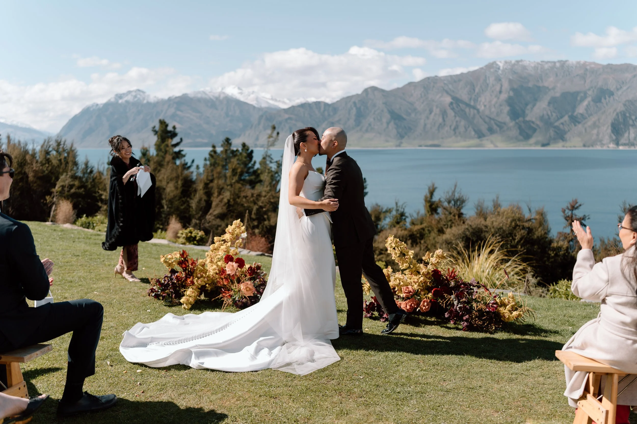 LAKE-HAWEA-VIEW-WEDDING-WANAKA-PHOTOGRAPHER-LEO-ASIA109.jpg