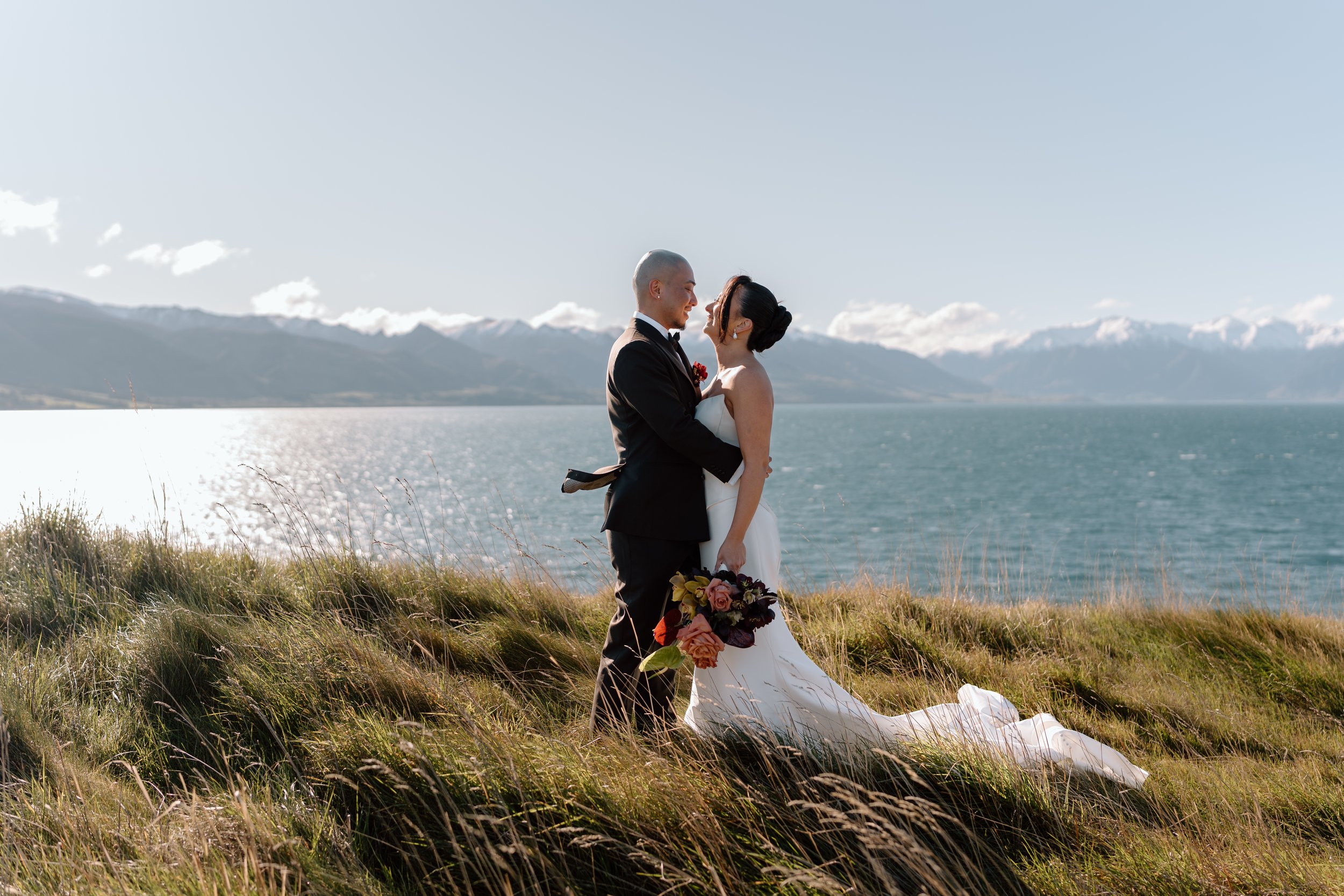 LAKE-HAWEA-VIEW-WEDDING-WANAKA-PHOTOGRAPHER-LEO-ASIA139.jpg