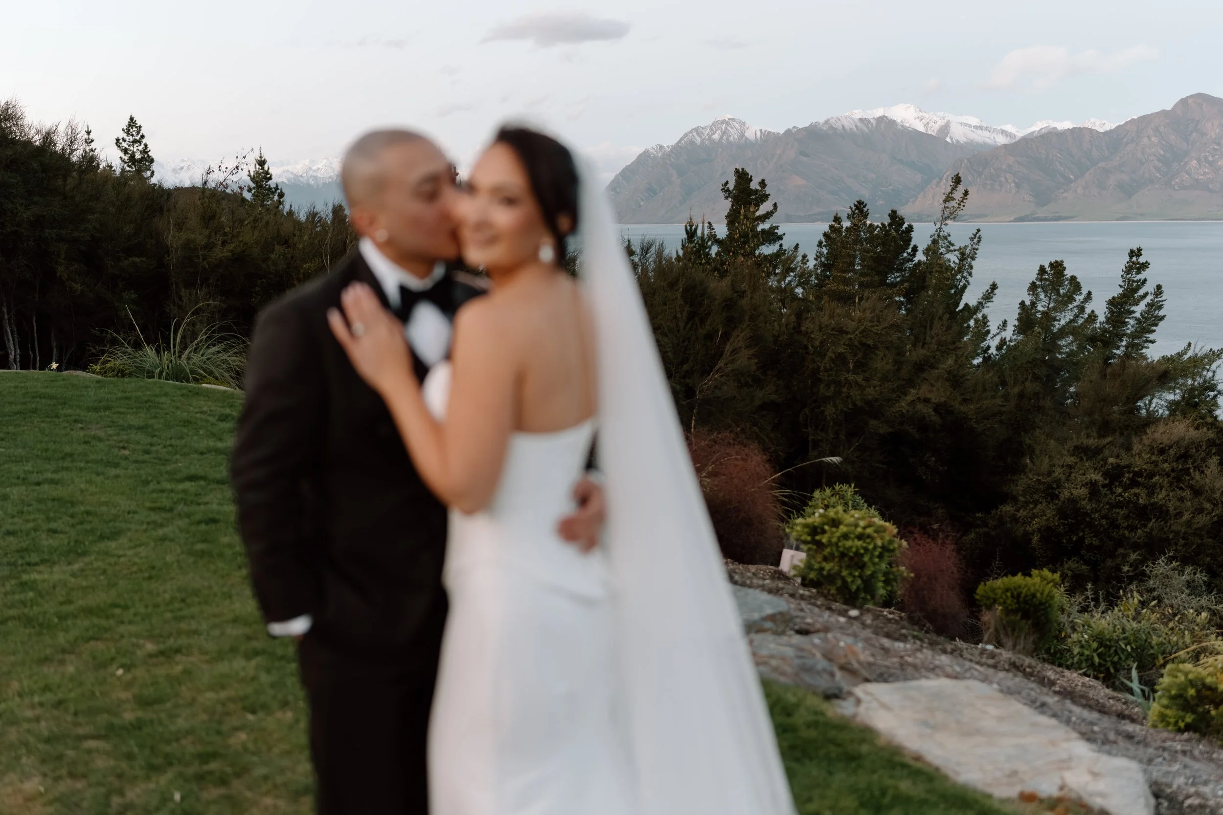 LAKE-HAWEA-VIEW-WEDDING-WANAKA-PHOTOGRAPHER-LEO-ASIA194.jpg