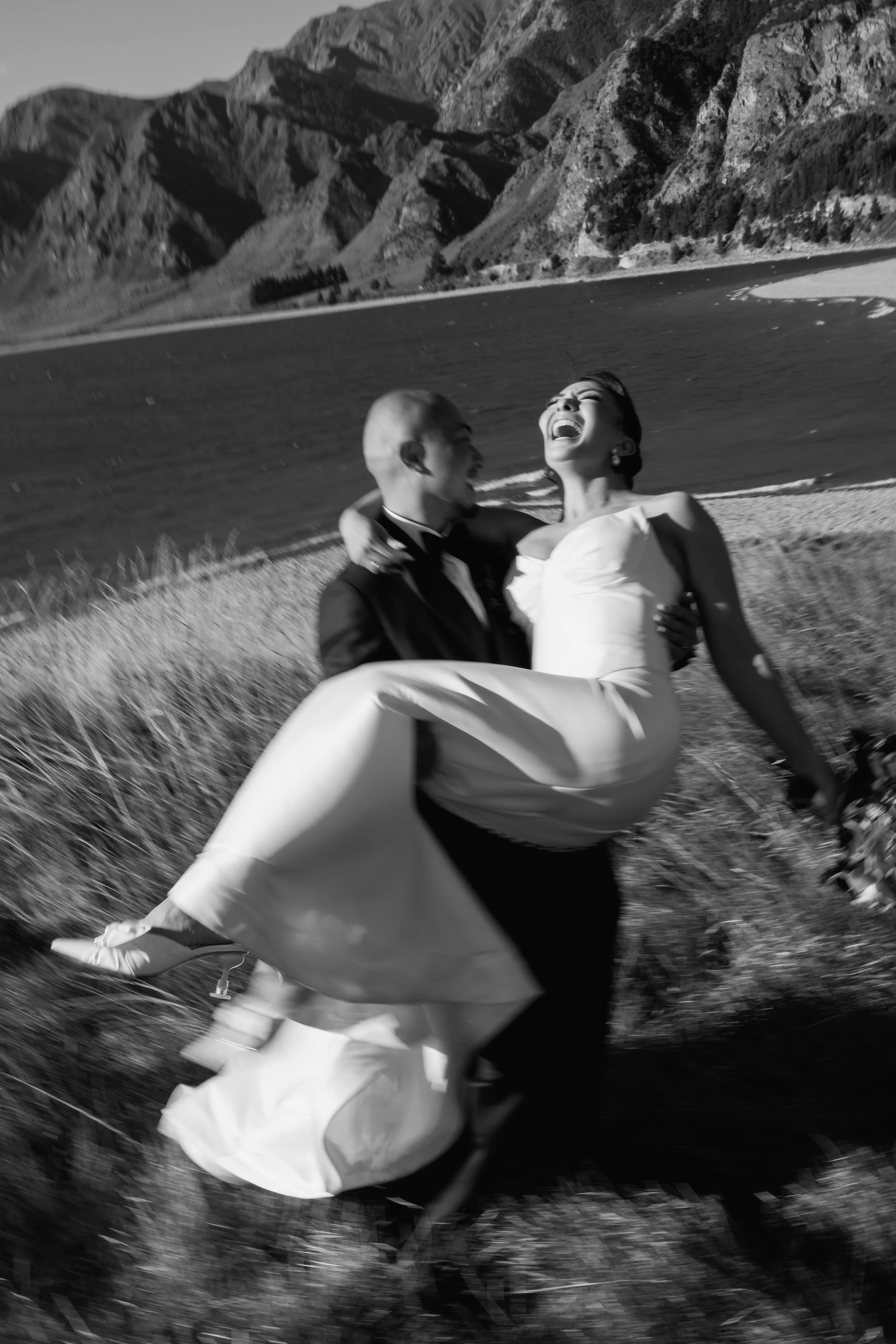 LAKE-HAWEA-VIEW-WEDDING-WANAKA-PHOTOGRAPHER-LEO-ASIA155.jpg