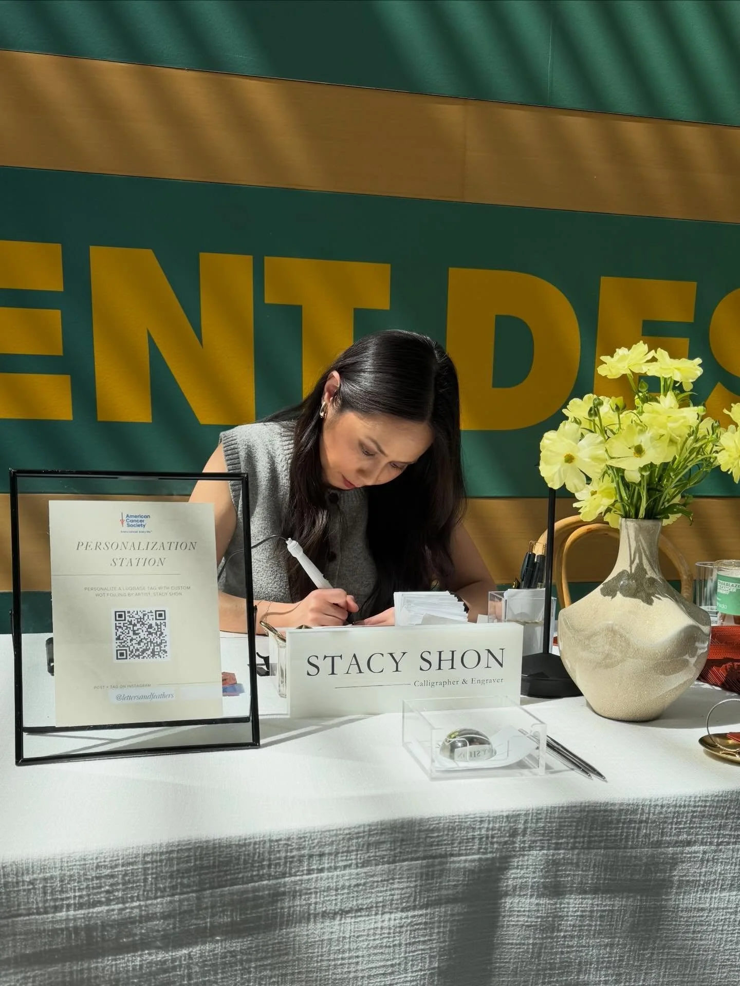 Grateful to support the American Cancer Society 🤍

A cause that feels close to home, which made this one extra special. I created custom hot foiled luggage tags for summit guests and loved seeing everyone&rsquo;s reactions.

Thank you @americancance