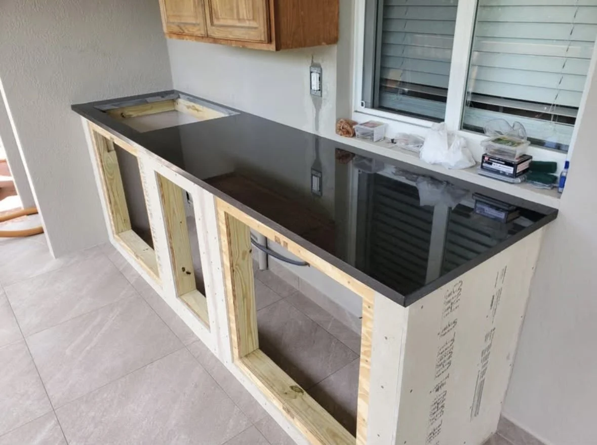 Contemporary Outdoor Kitchen Outdoor Kitchen Remodel by Alpha Design and Build, Inc. — Project 1 project photo 4