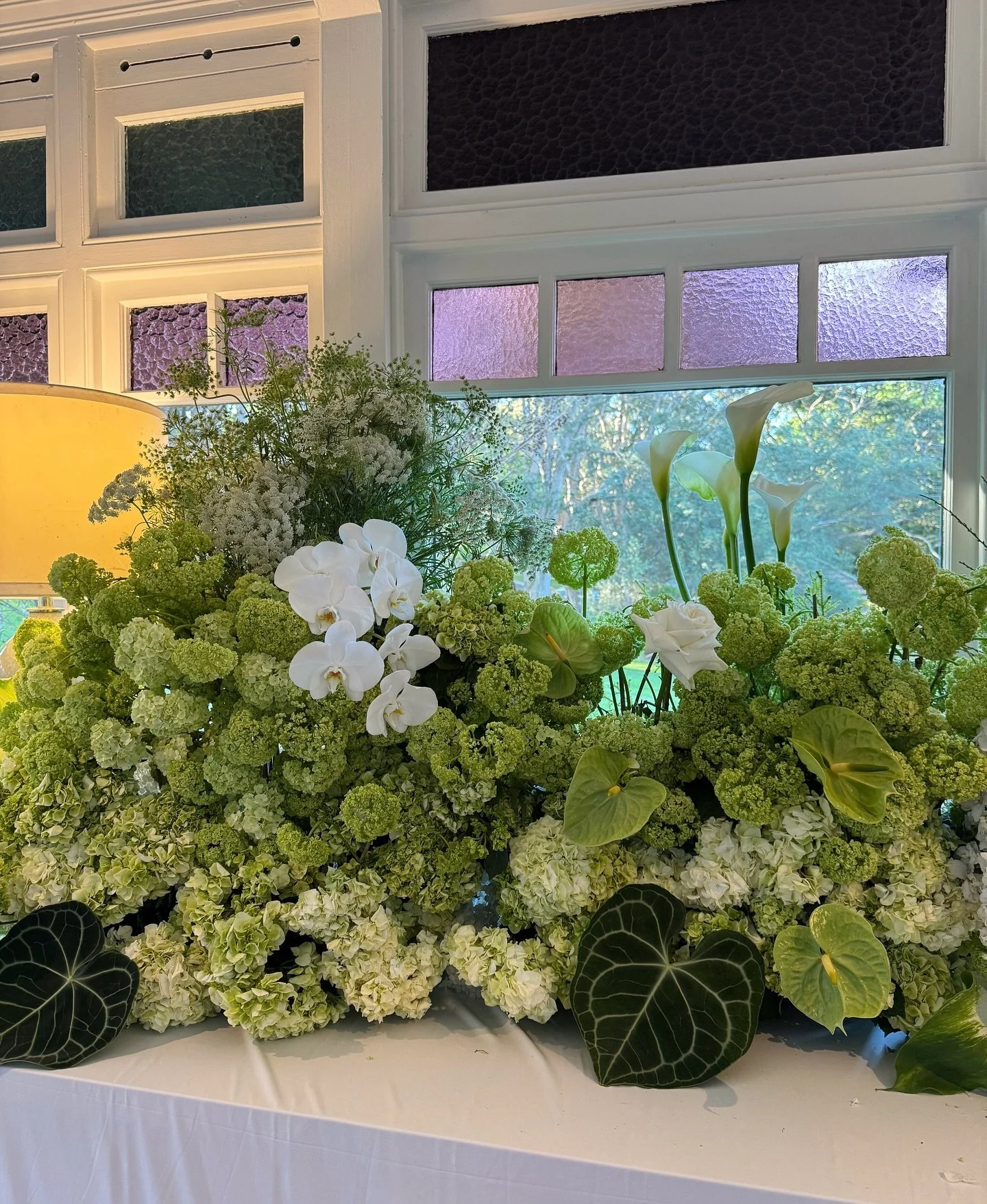 Jessica &amp; Lloyd &mdash; Estate Vaucluse House
White and green perfection 🤍

The ceremony hydrangea mounds were reimagined into the bridal table, creating a seamless flow of blooms from aisle to dinner. The most beautiful weather, the kindest cou