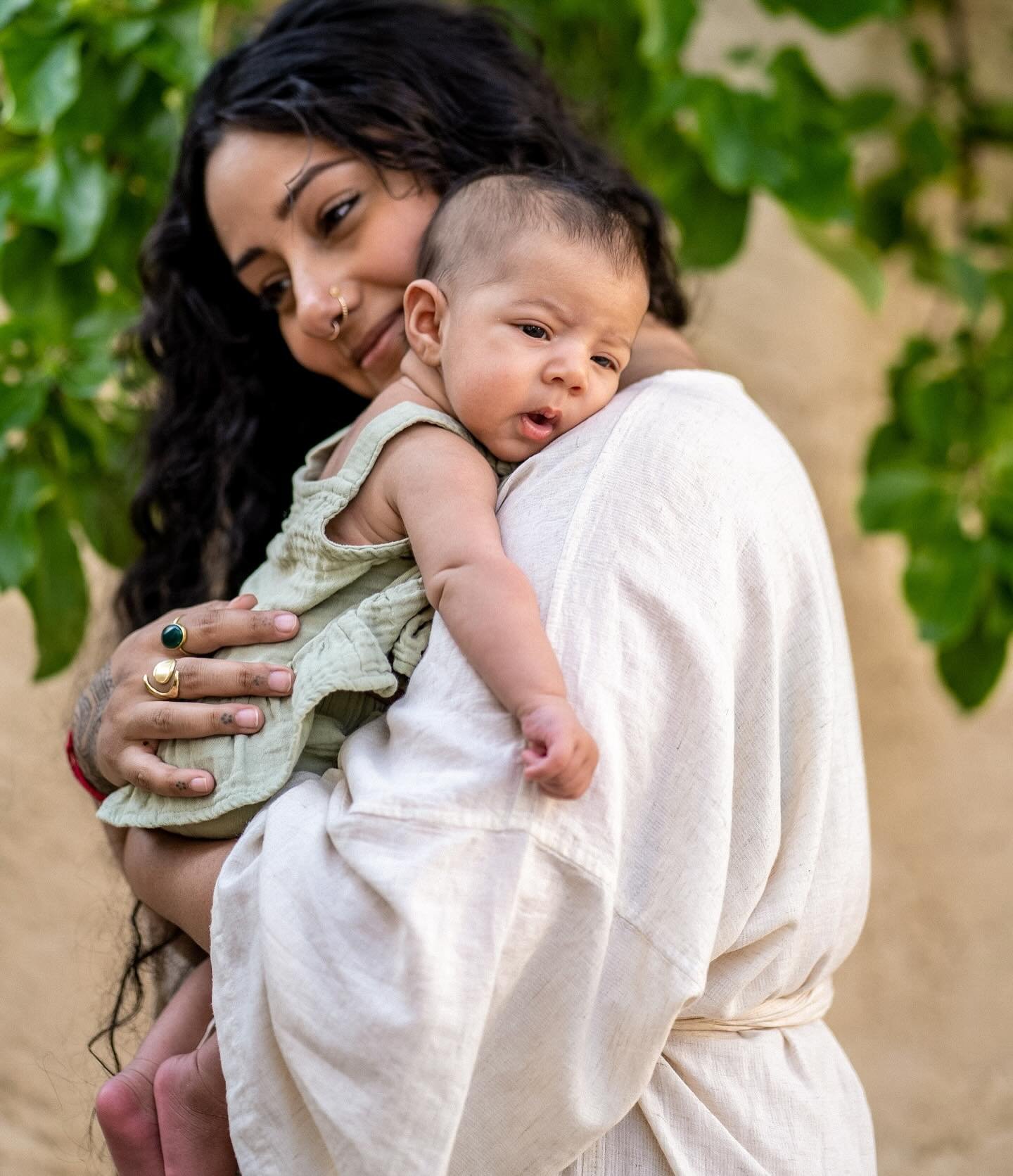 🌸 mother&rsquo;s day give away 🌸 

each day, i feel so blessed to visit with, nourish, nurture, and care for mothers through the wisdom of ayurveda, and i see just how beautiful and profound this tradition of maternal healing truly is&mdash; my dee