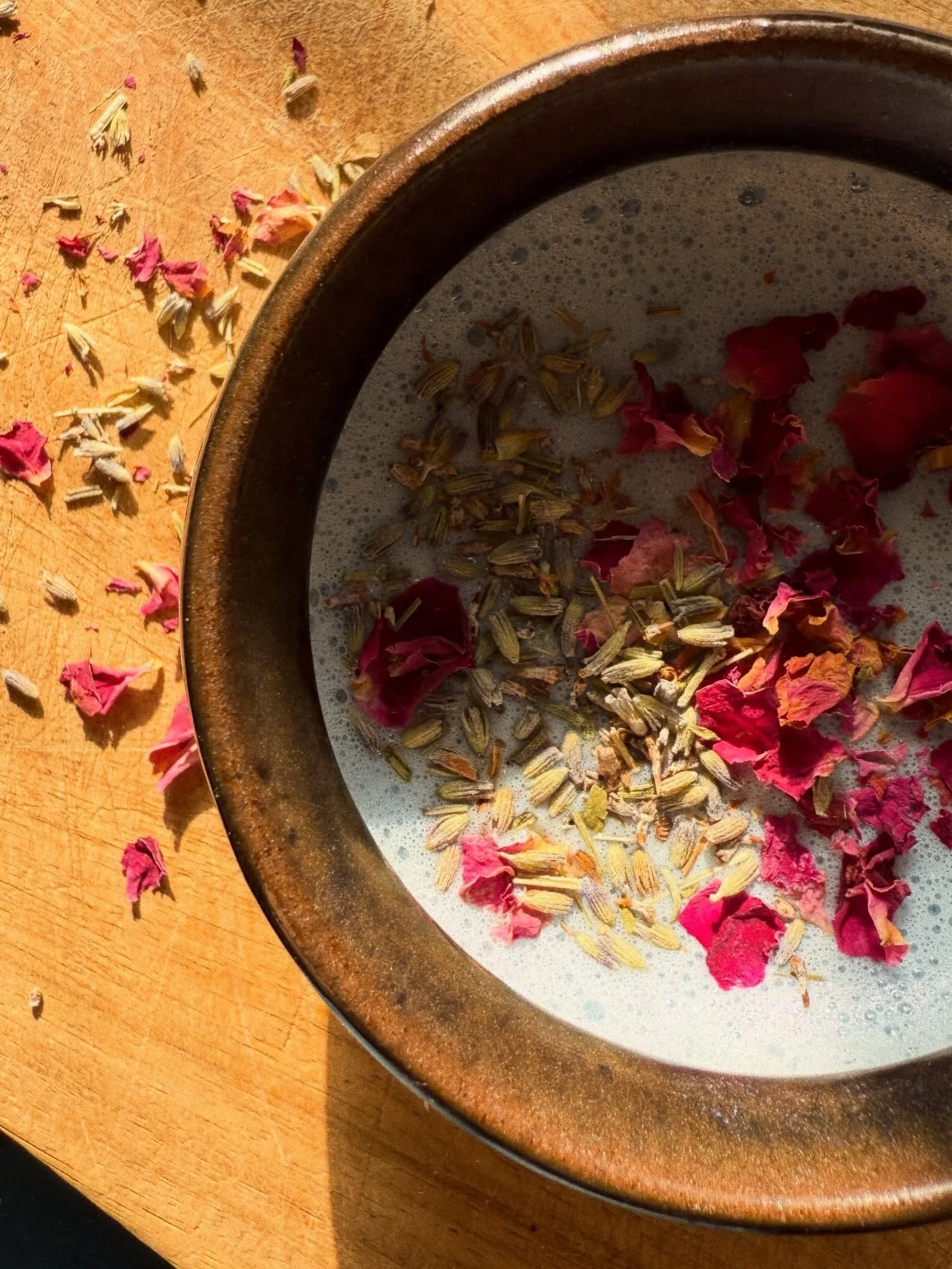 a milk tonic for the sacred first 42 days&mdash; rose, lavender &amp; blue butterfly pea flower 🦋 

warm your whole milk slowly. add the flowers &mdash; butterfly pea, lavender, rose. stir in a pinch of cardamom, &frac12; tsp shatavari and ghee. let