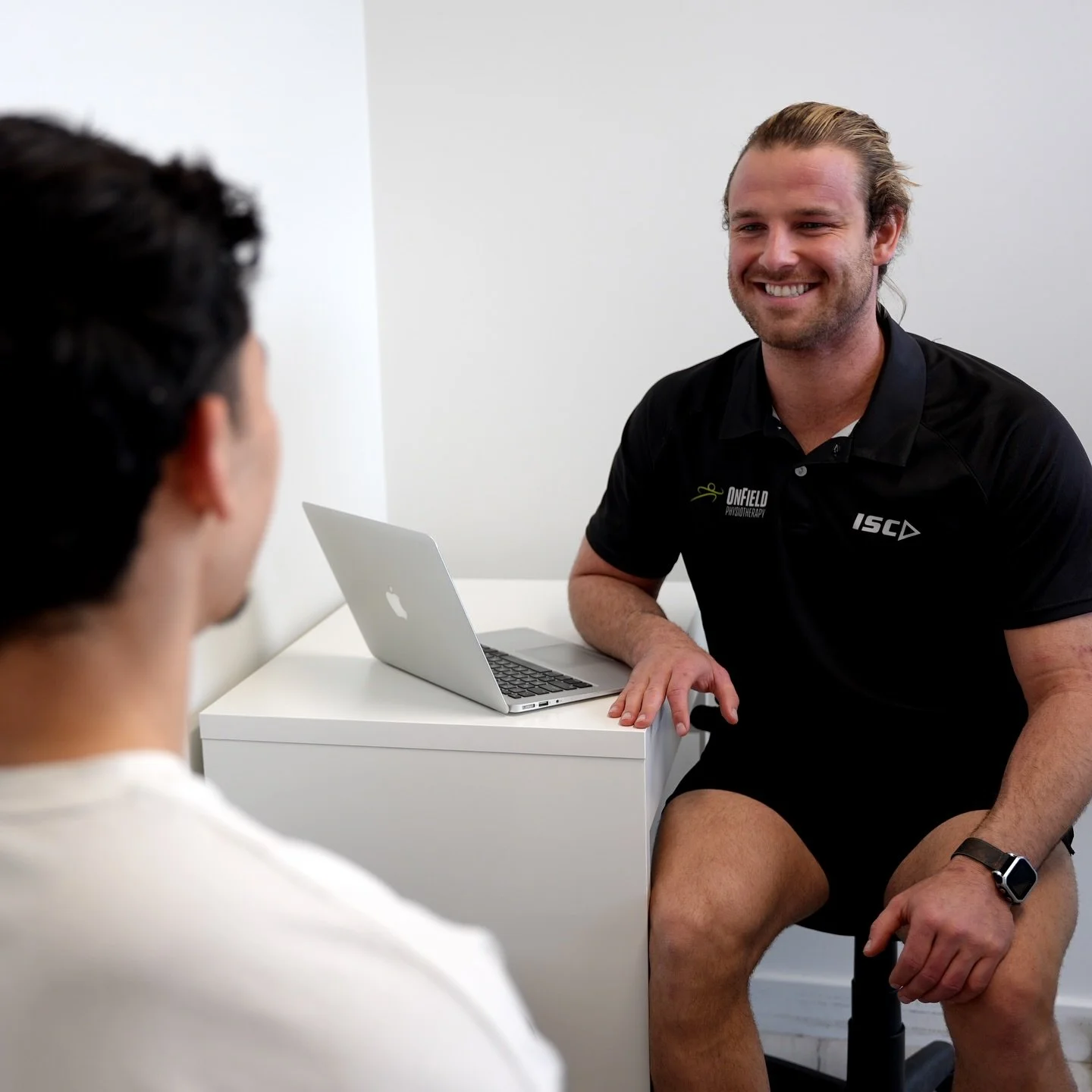 After a well deserved 2 week holiday over East, Riley is back in the clinic next week for all your physiotherapy needs. 

Available Tuesdays, Wednesdays and Fridays - Give us a call or book online for your next session with Riley. 

#onfieldphysio #p