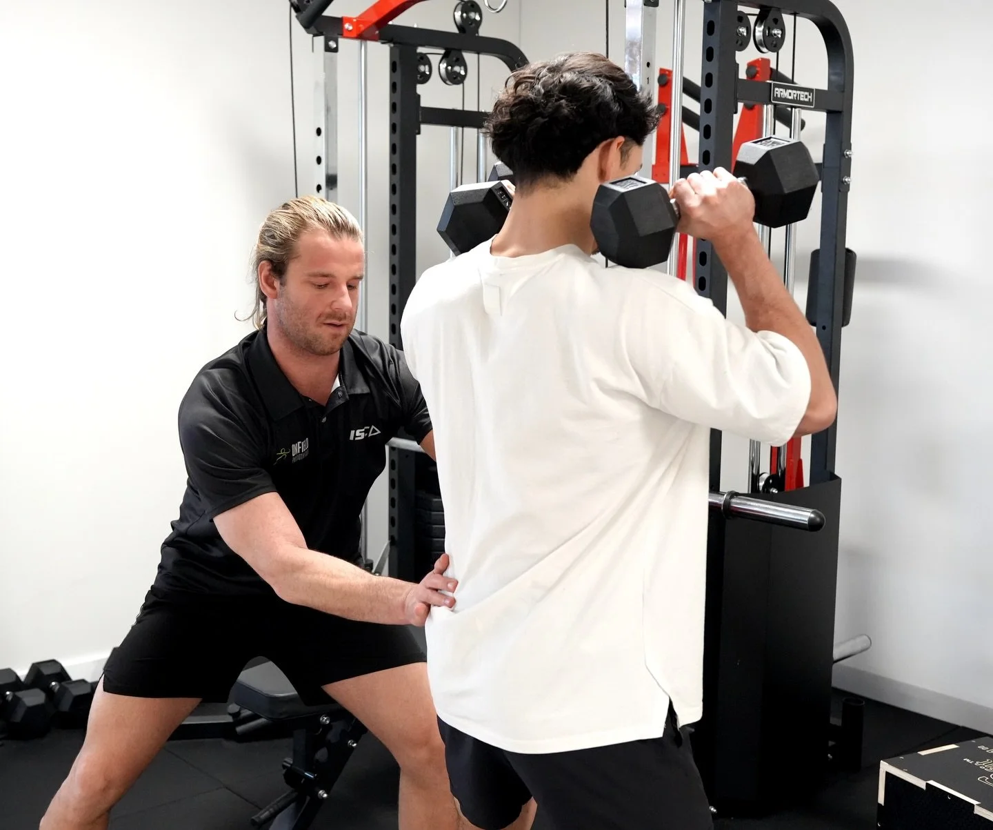 Elite care starts with real experience.

At OnField Physiotherapy, every session is guided by expertise shaped in professional, semi-professional and amateur team sporting settings.

Our on-site gym and tailored support help you move better, faster. 