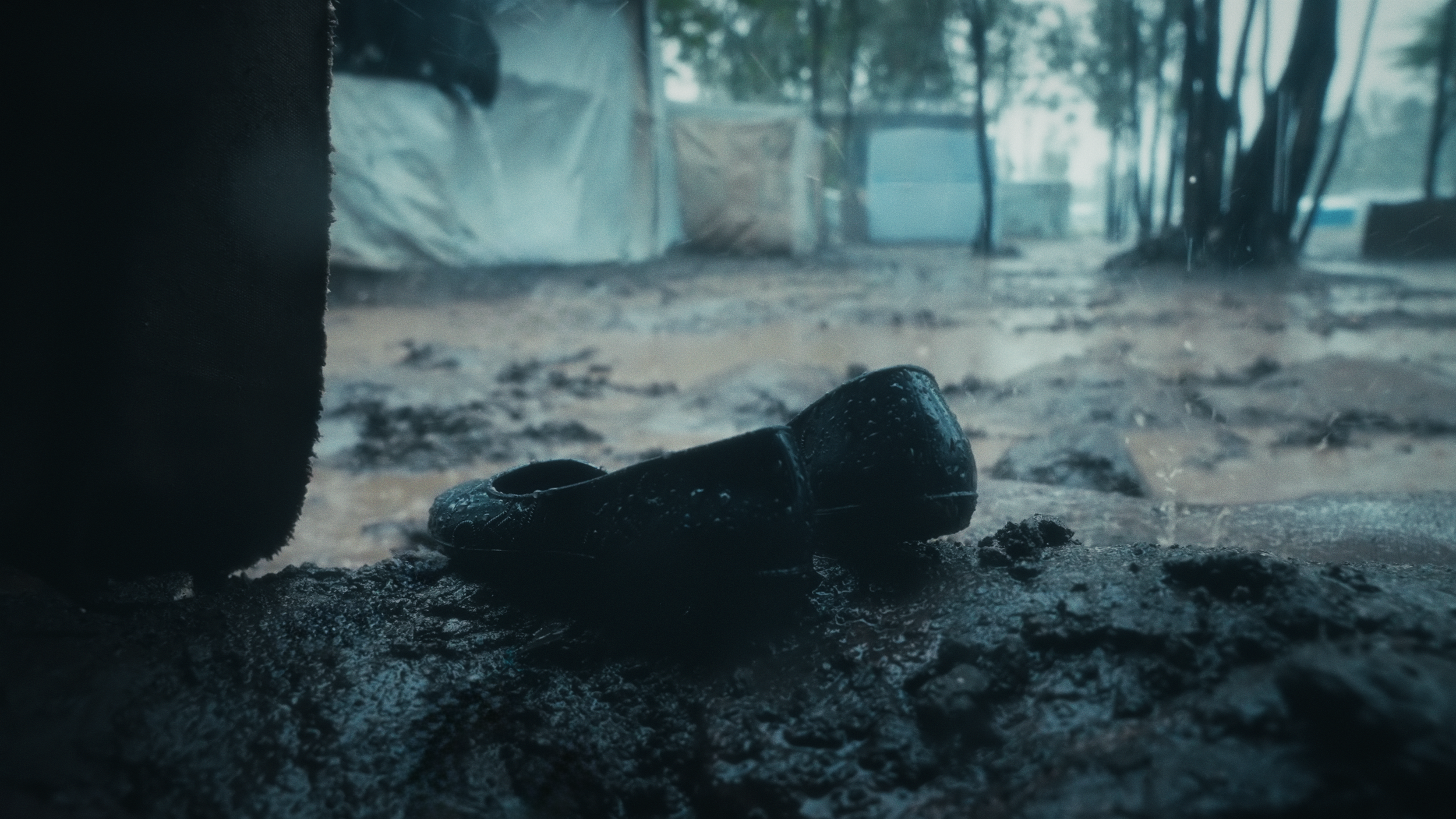 SHOES RAIN.png