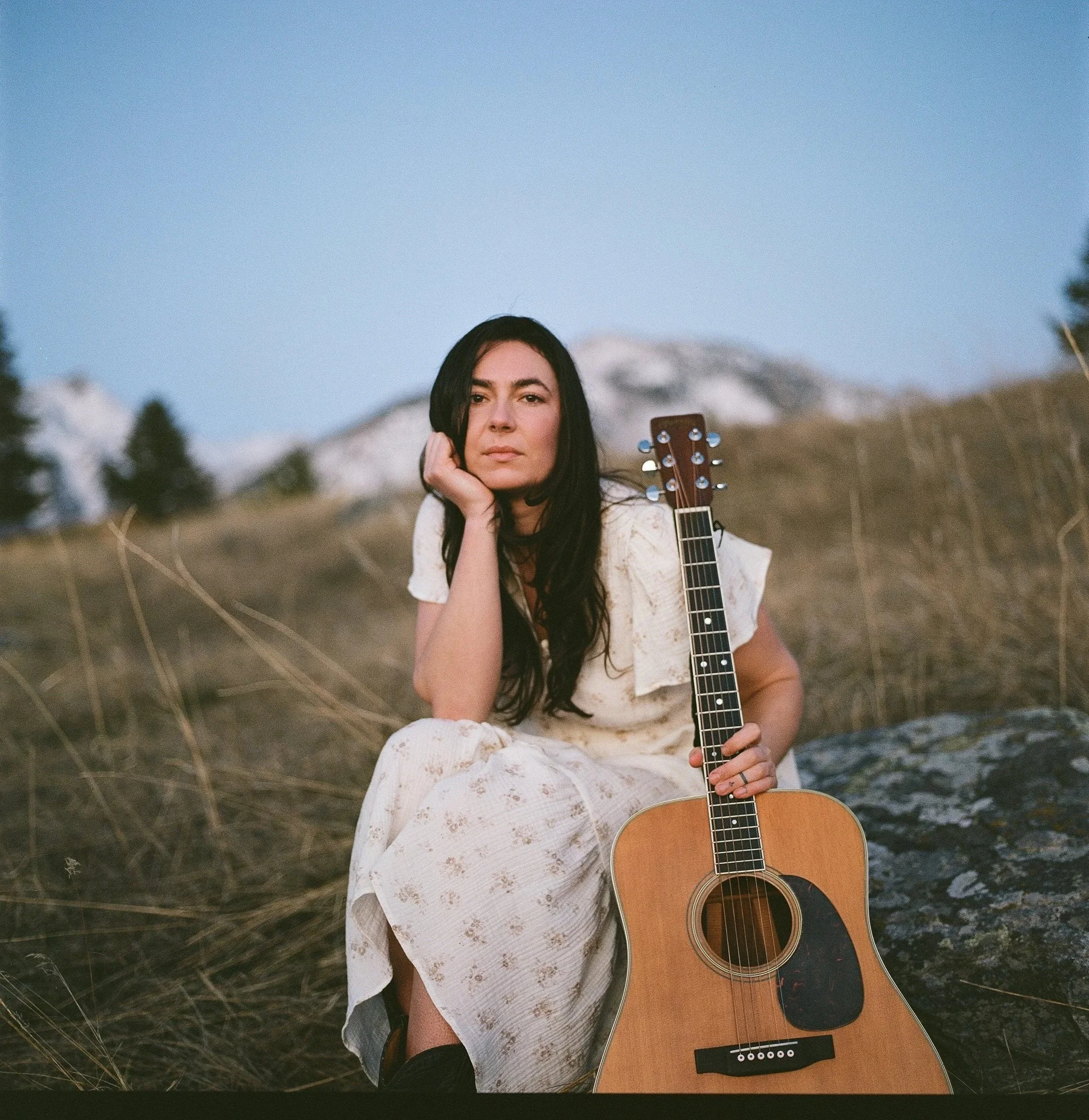 MUSIC: Lena Rich (duo)